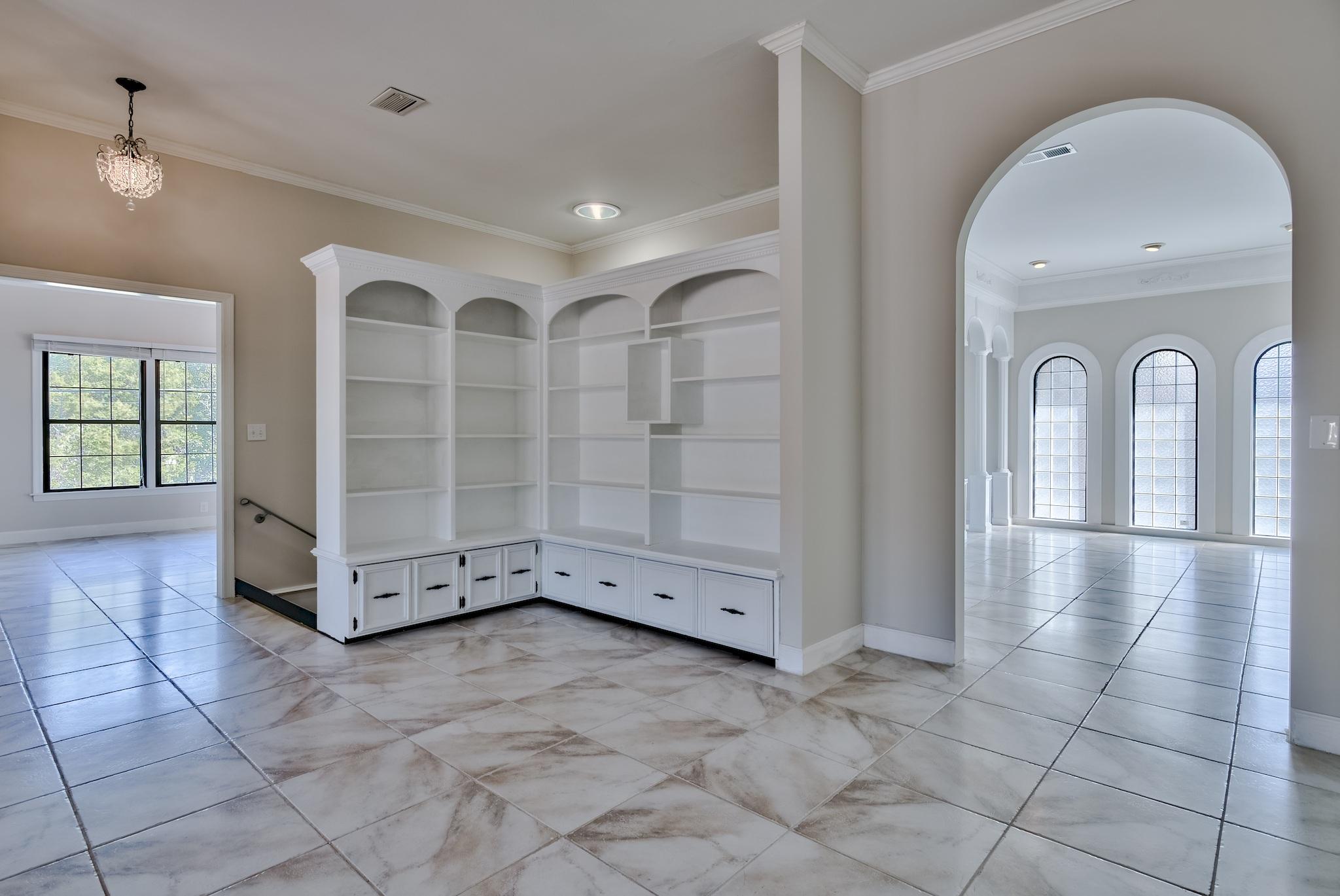 COUNTRY CLUB ESTATES - Residential