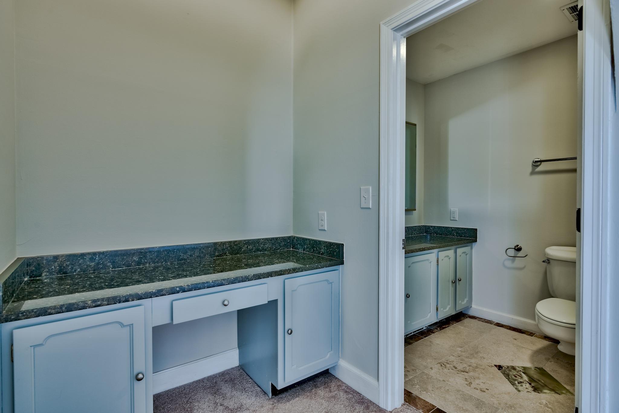 COUNTRY CLUB ESTATES - Residential