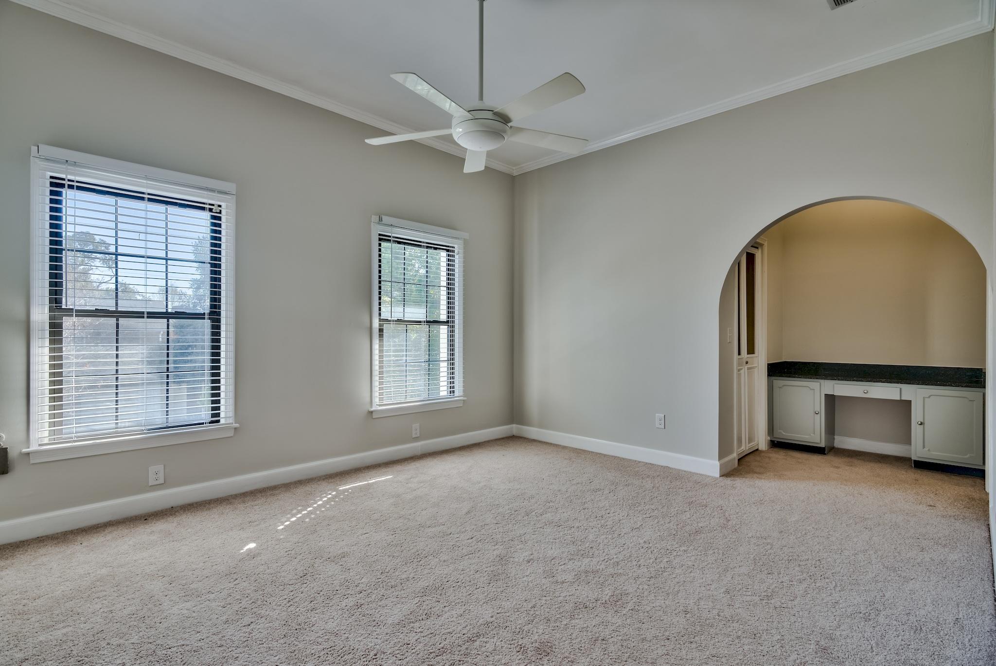 COUNTRY CLUB ESTATES - Residential