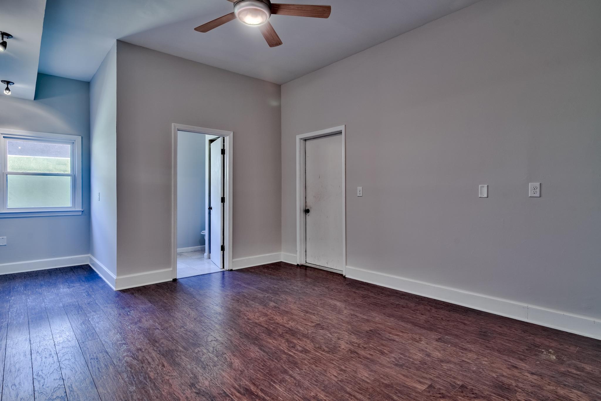 COUNTRY CLUB ESTATES - Residential