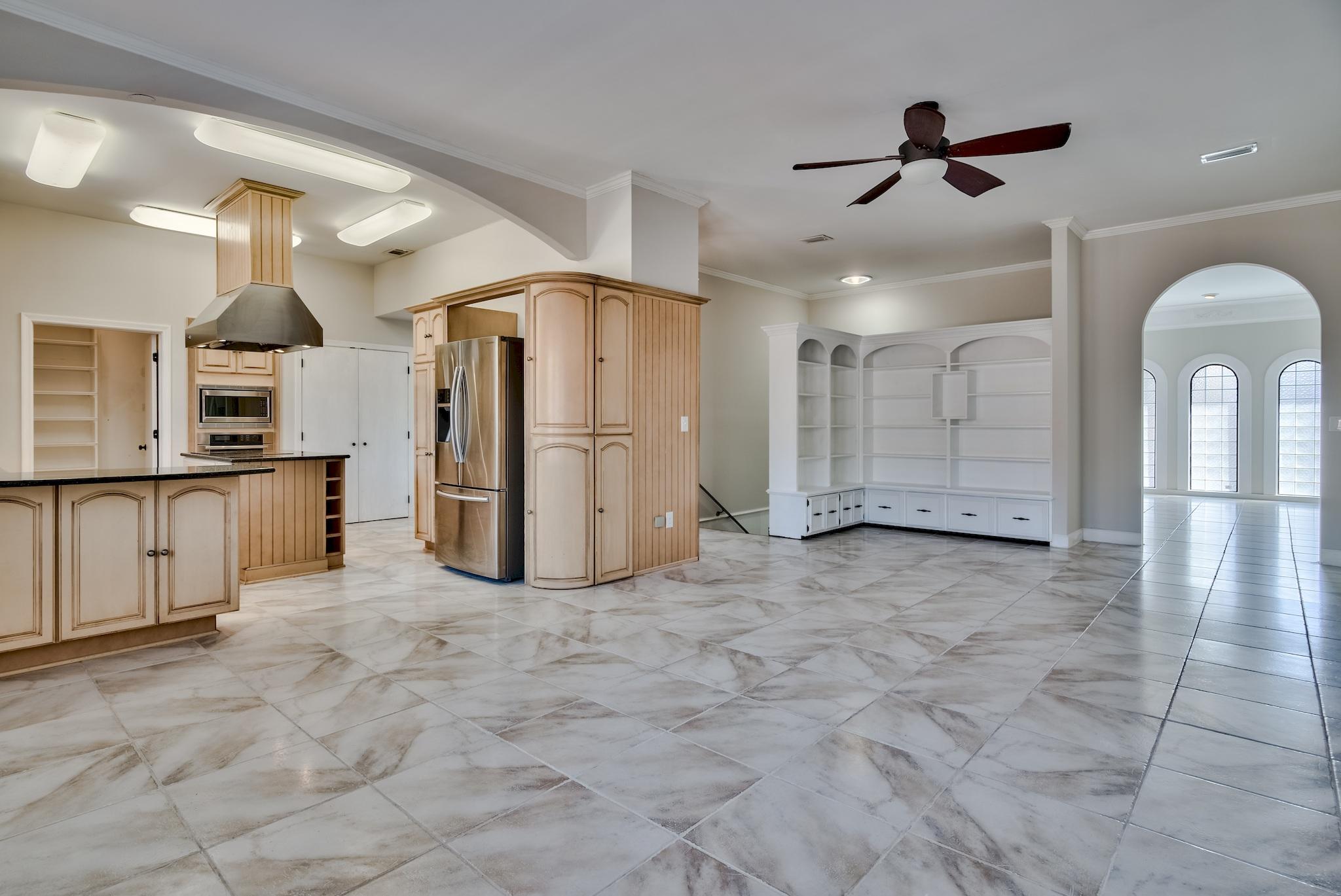 COUNTRY CLUB ESTATES - Residential