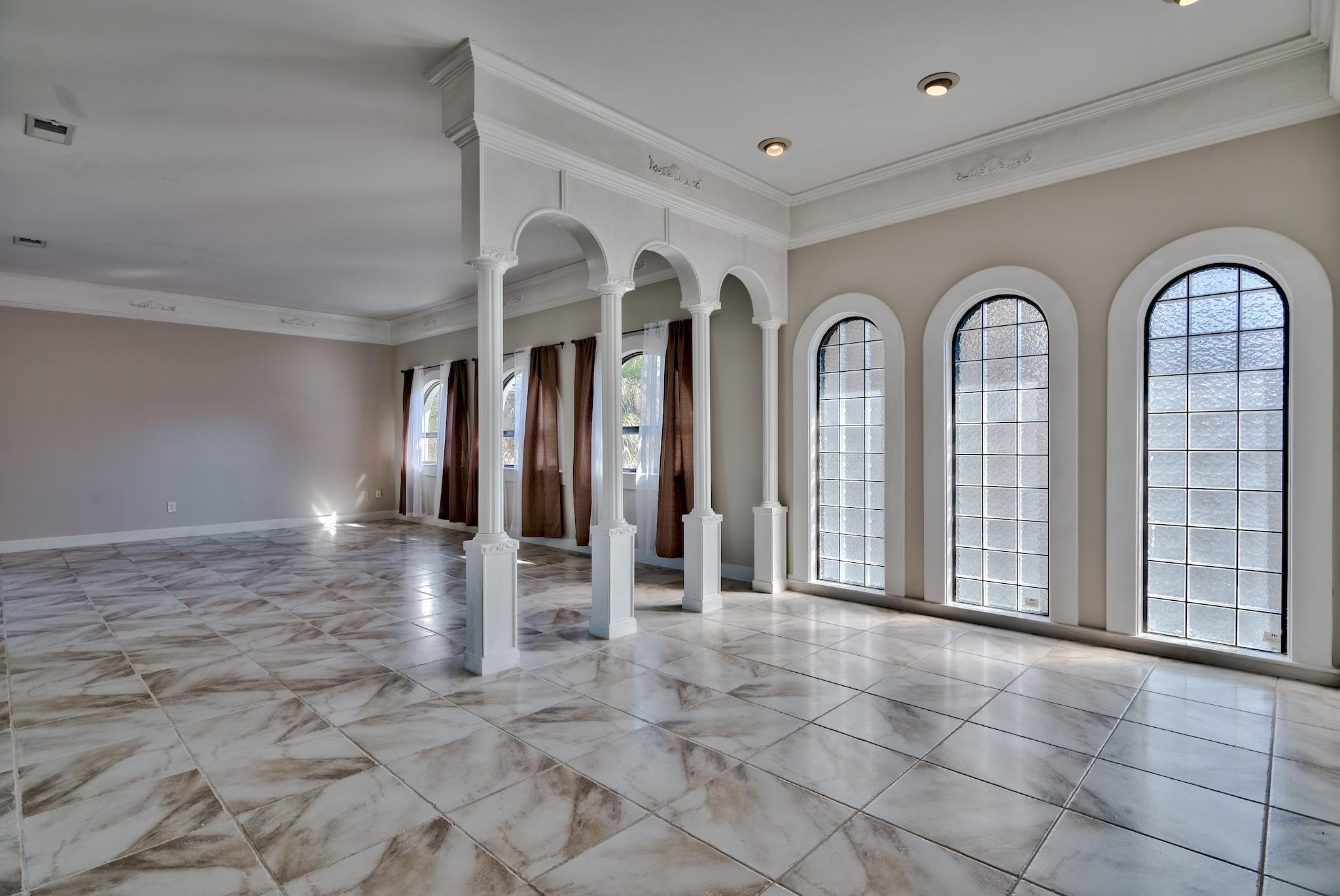 COUNTRY CLUB ESTATES - Residential