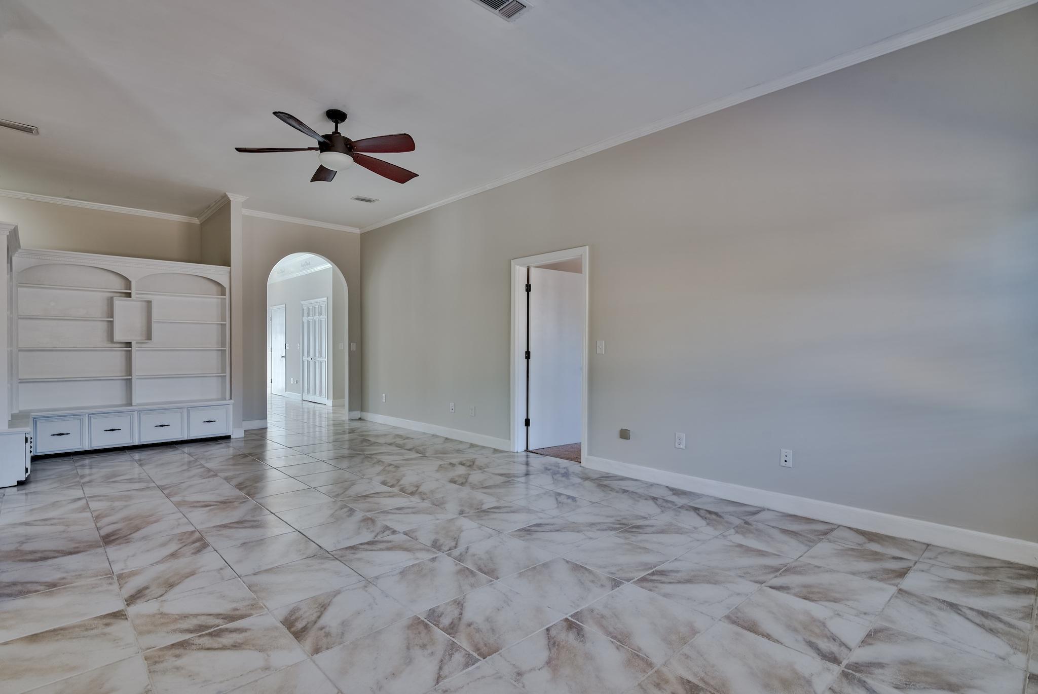 COUNTRY CLUB ESTATES - Residential