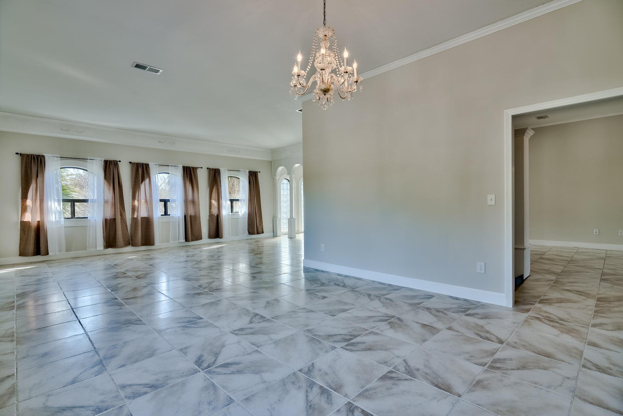 COUNTRY CLUB ESTATES - Residential