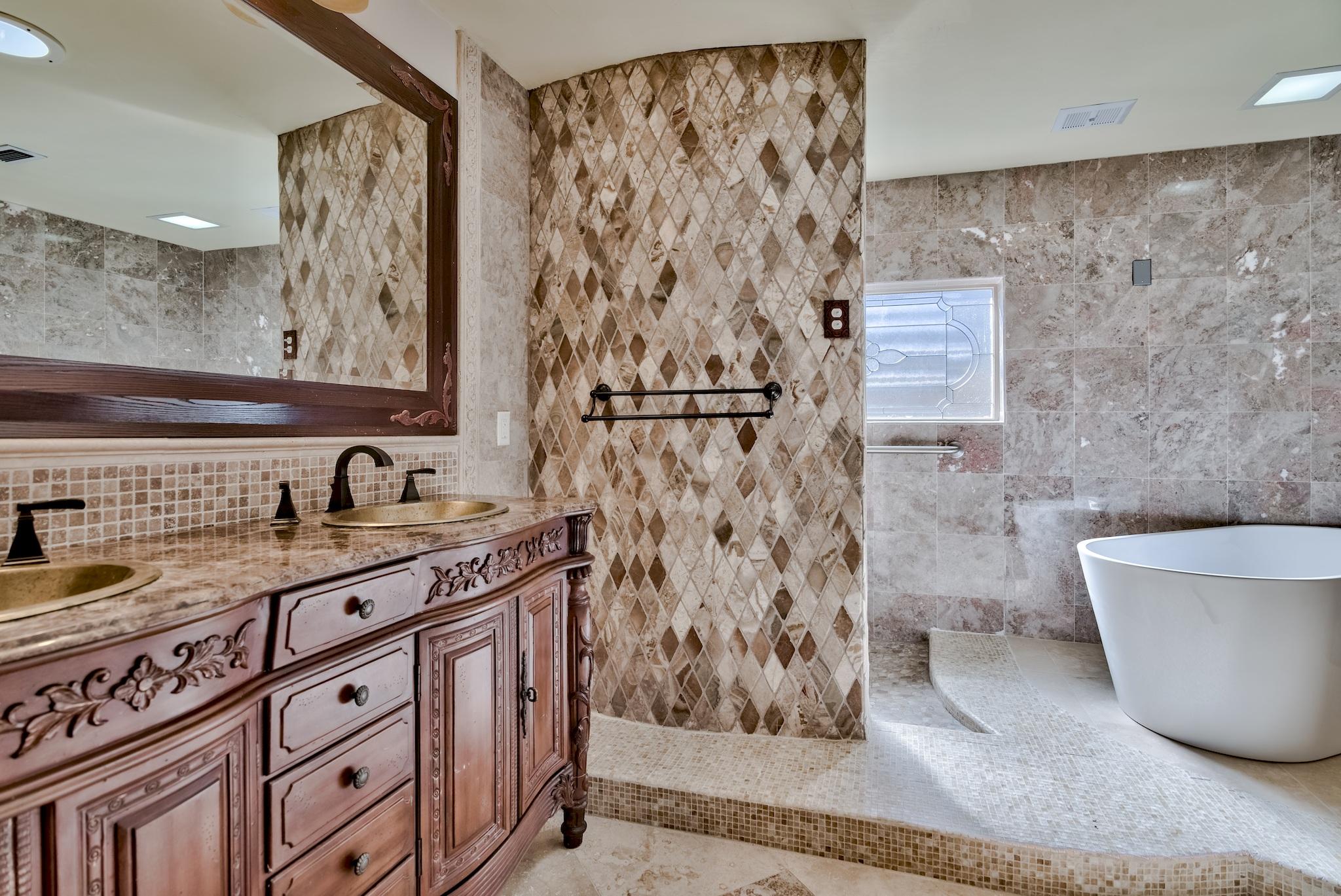 COUNTRY CLUB ESTATES - Residential