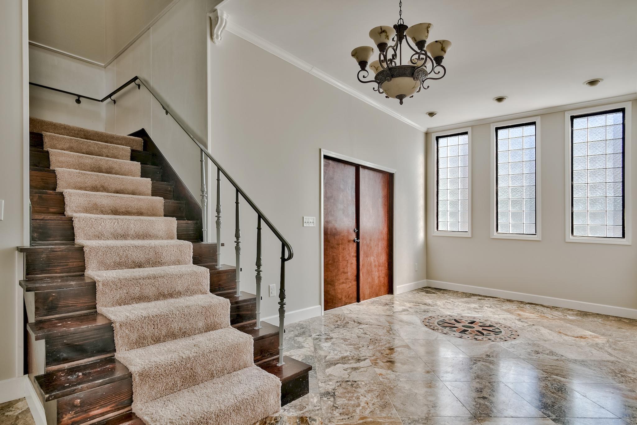 COUNTRY CLUB ESTATES - Residential