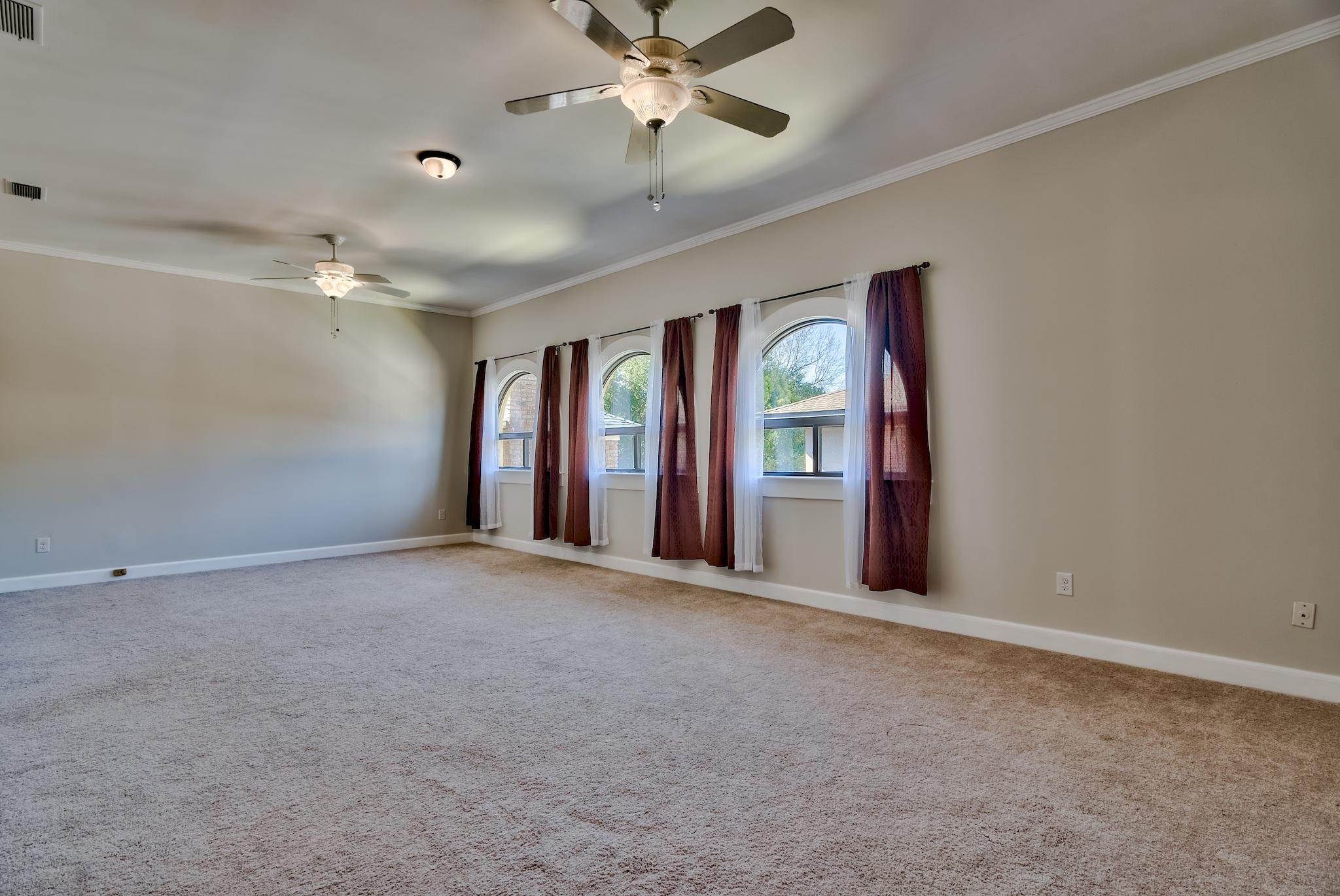 COUNTRY CLUB ESTATES - Residential