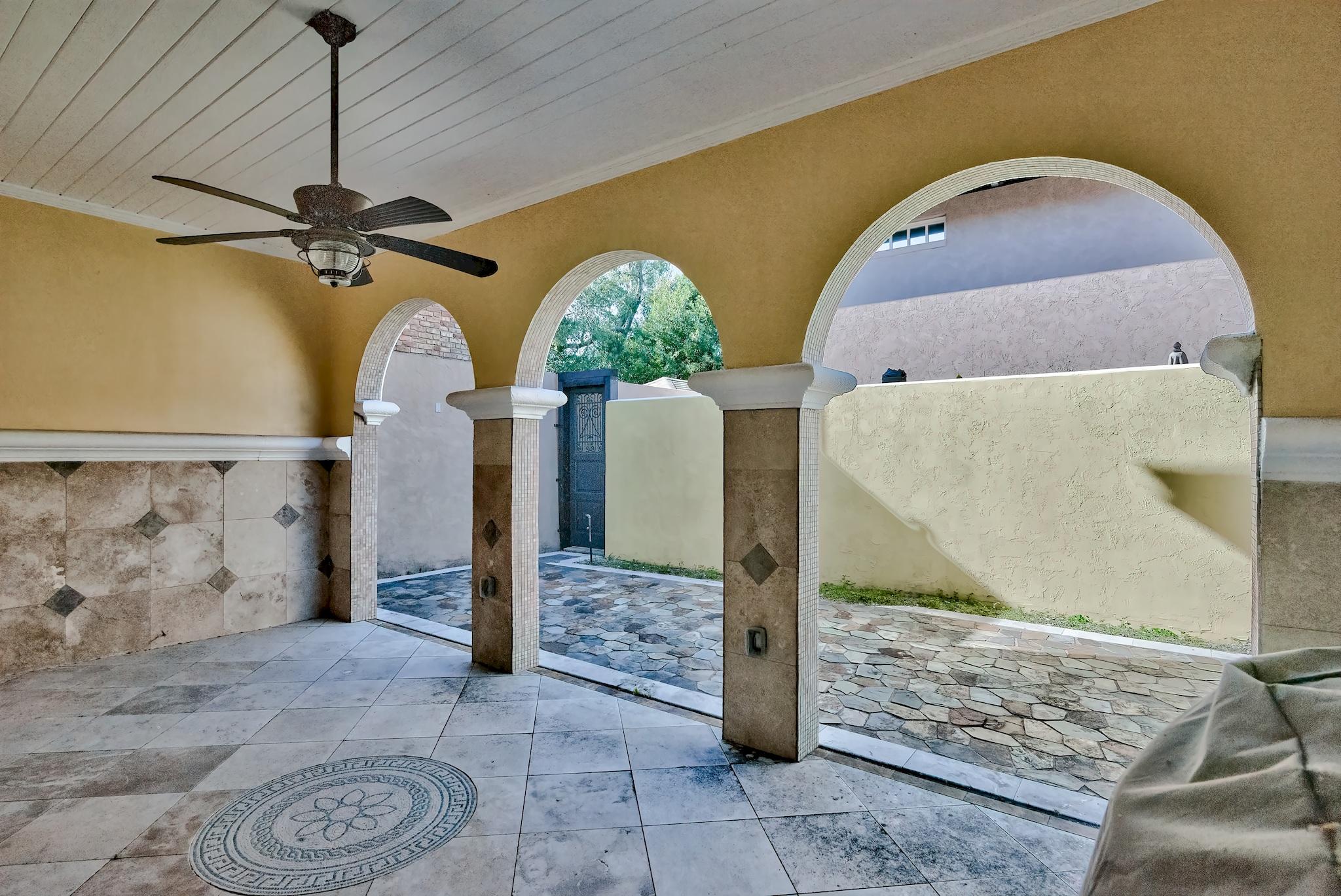 COUNTRY CLUB ESTATES - Residential