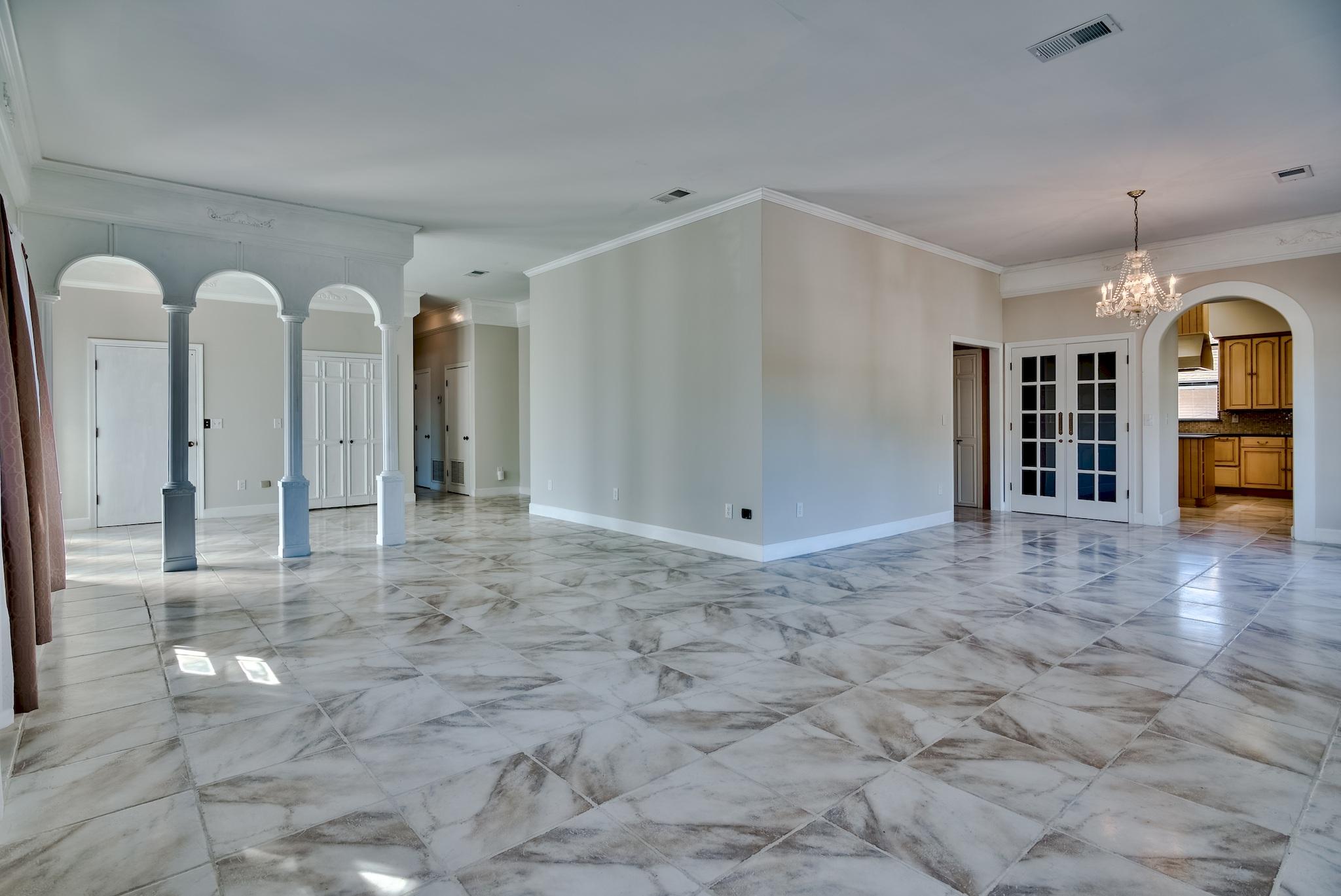 COUNTRY CLUB ESTATES - Residential