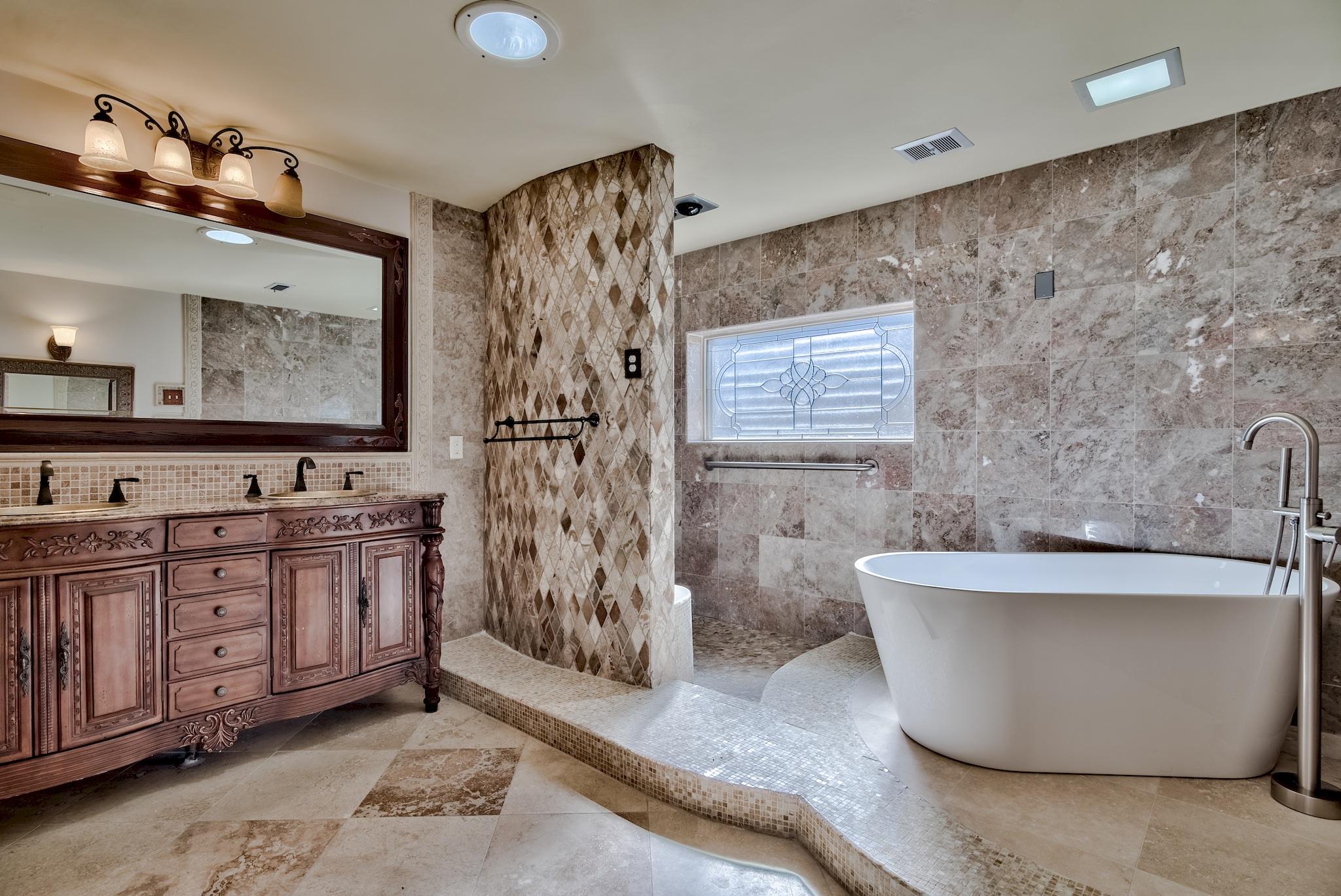 COUNTRY CLUB ESTATES - Residential