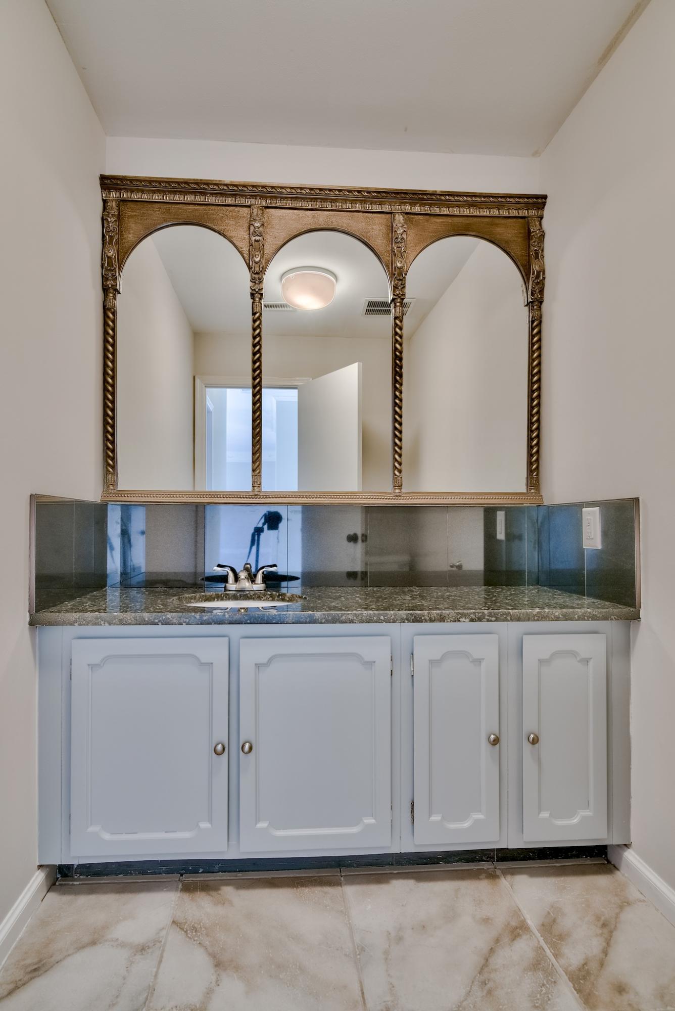 COUNTRY CLUB ESTATES - Residential