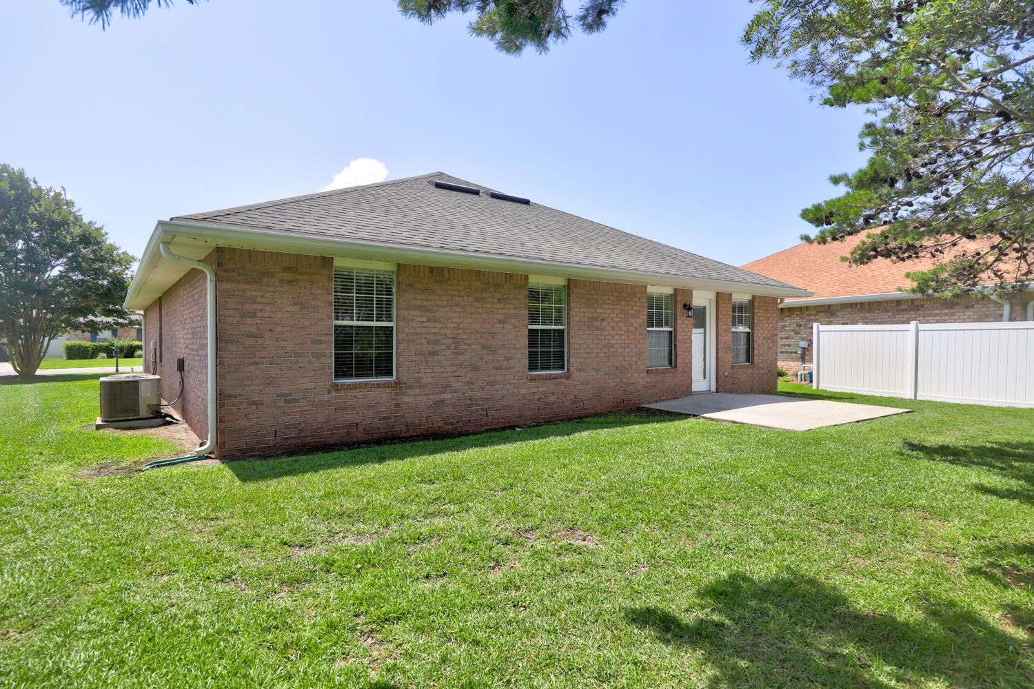 PARADISE RETREAT - Residential