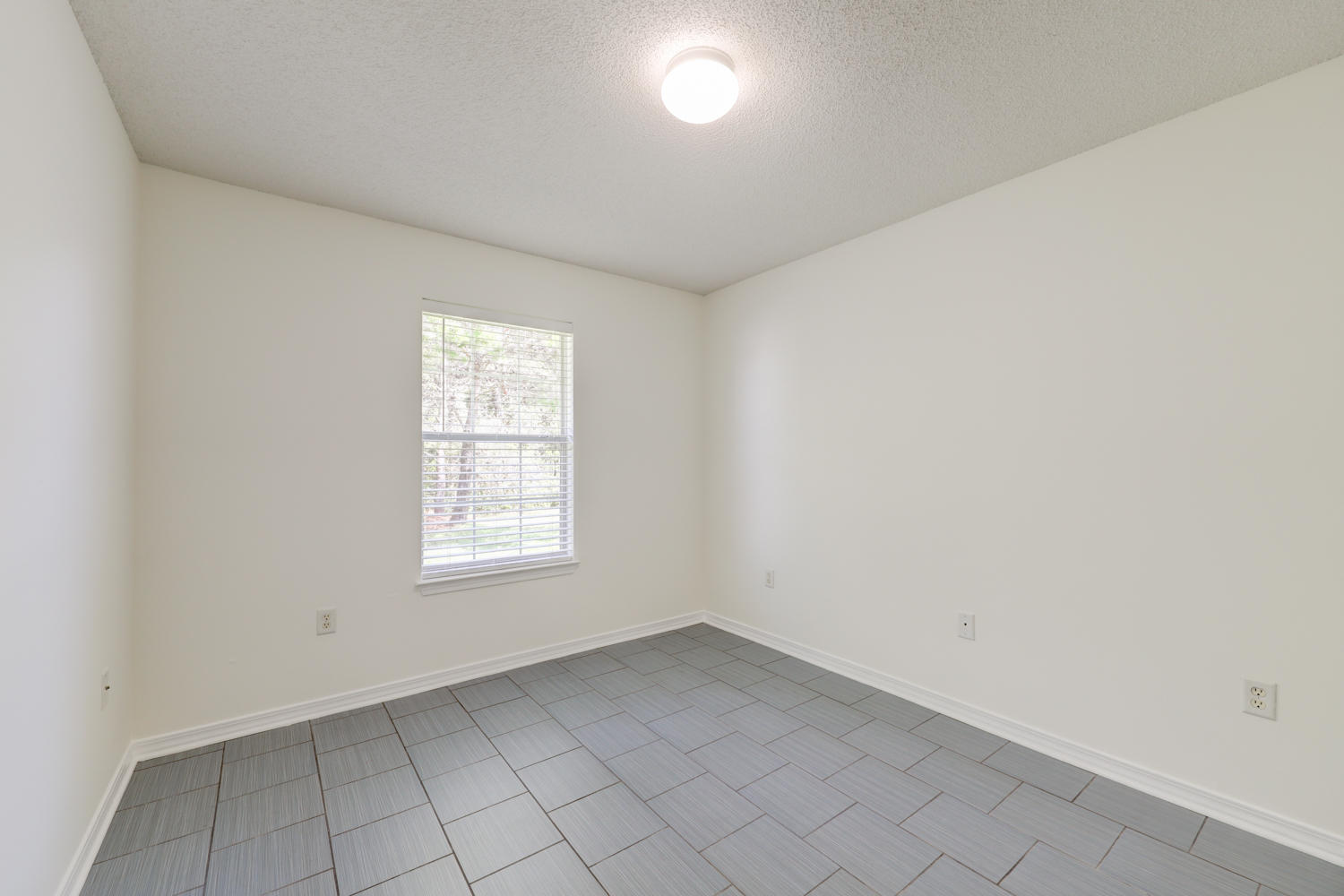 PARADISE RETREAT - Residential