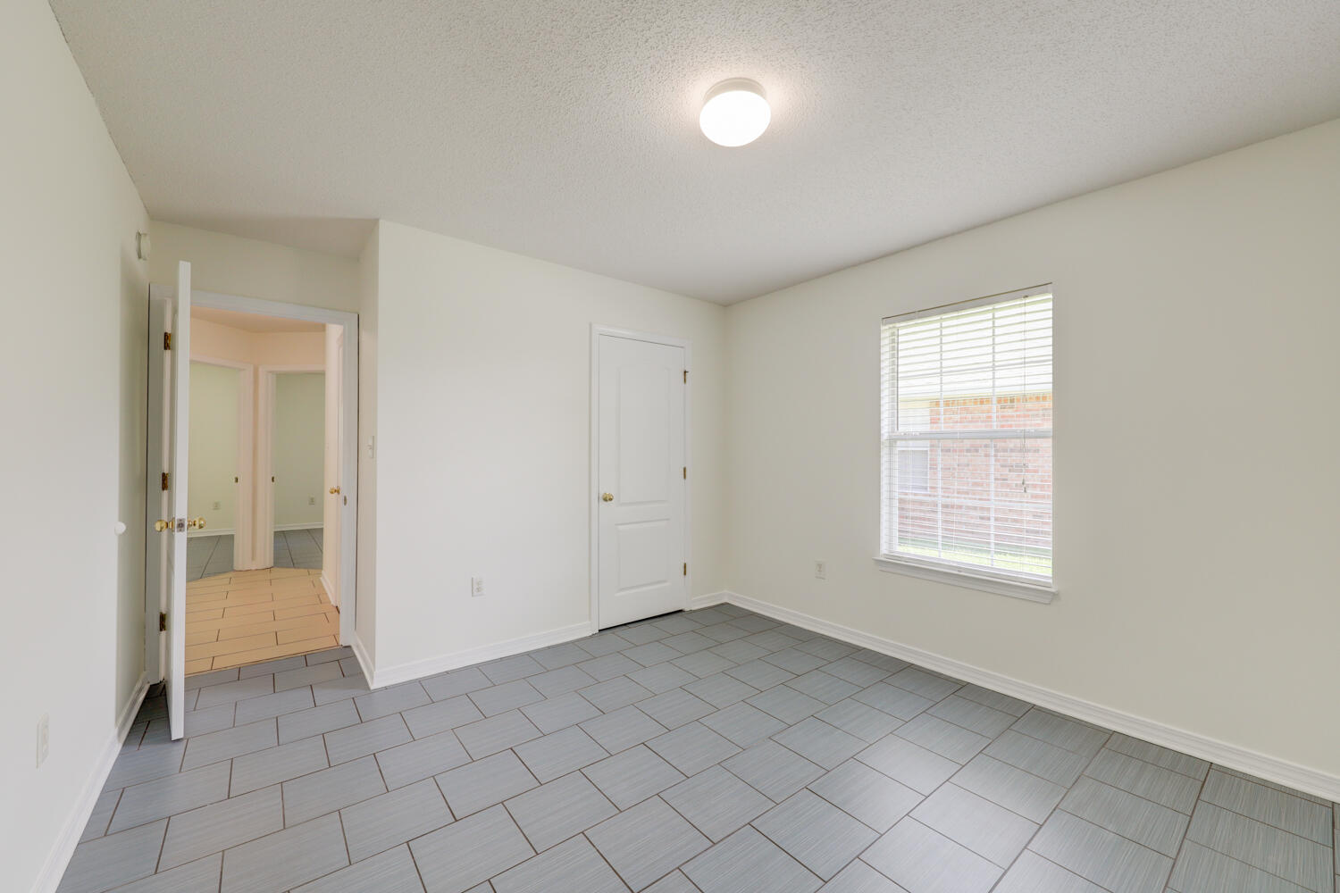 PARADISE RETREAT - Residential