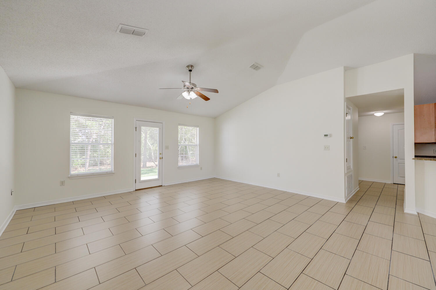 PARADISE RETREAT - Residential