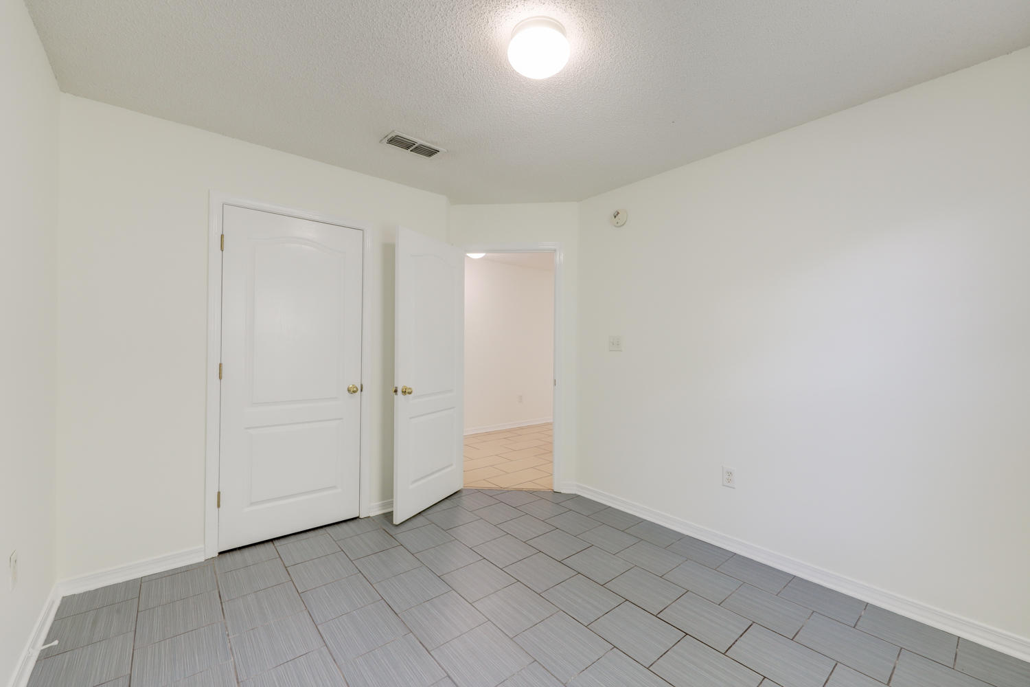 PARADISE RETREAT - Residential