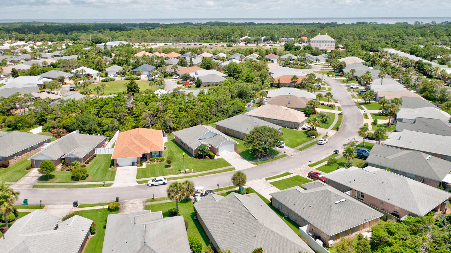 PARADISE RETREAT - Residential