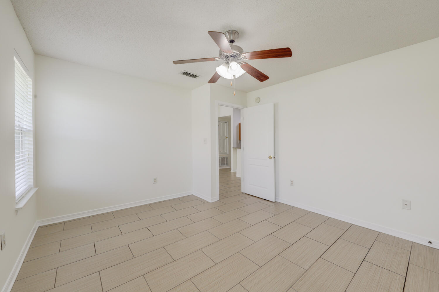 PARADISE RETREAT - Residential