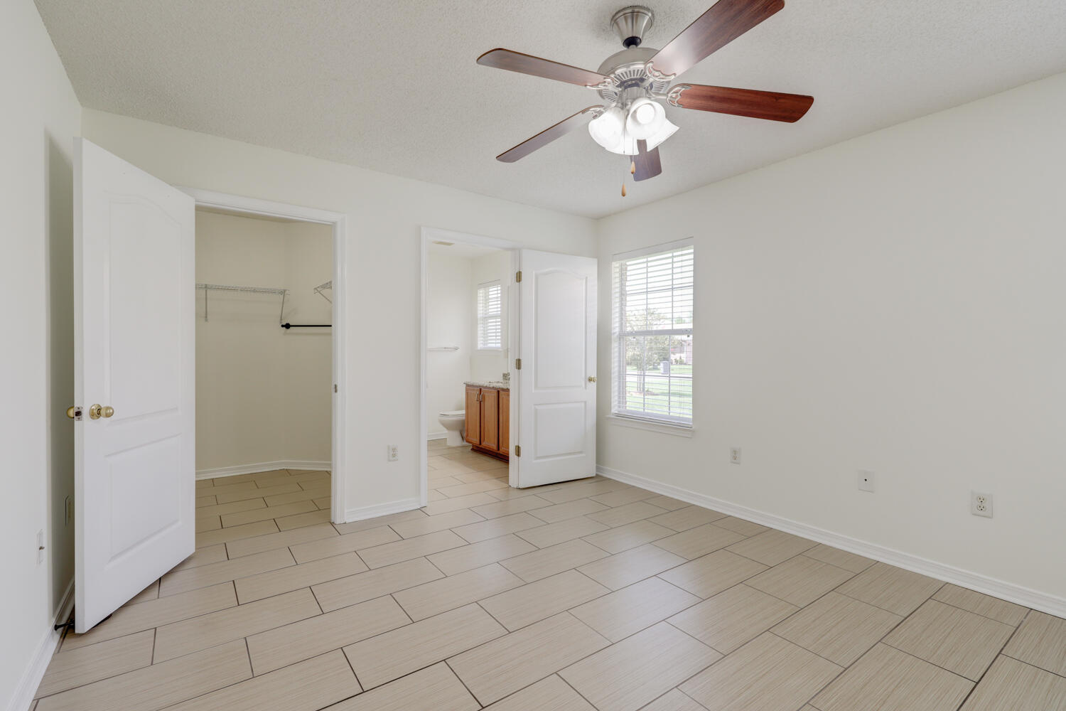 PARADISE RETREAT - Residential