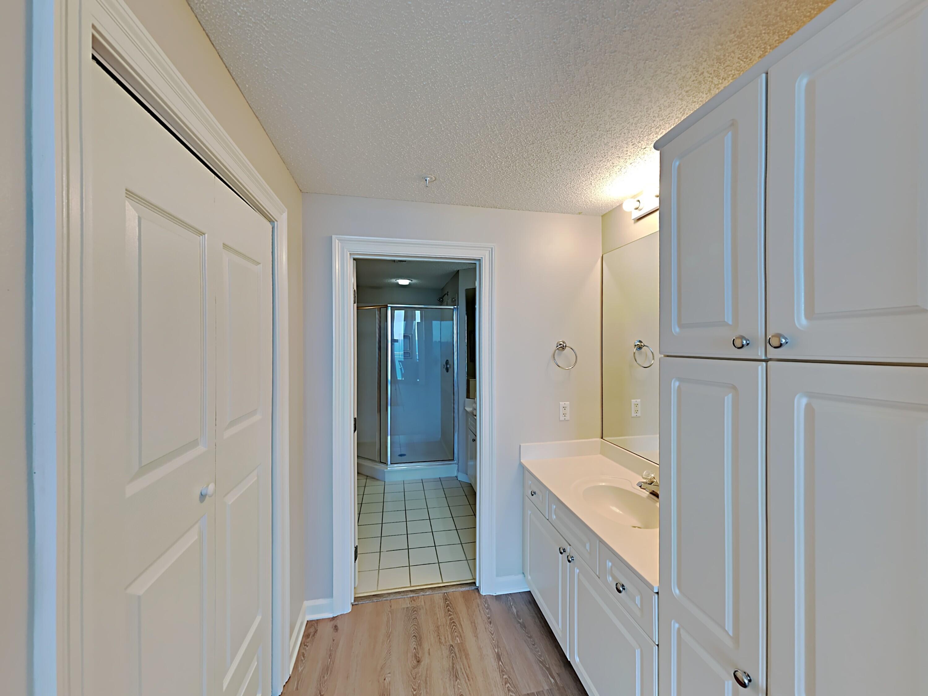 PEARL OF NAVARRE (THE) - Residential