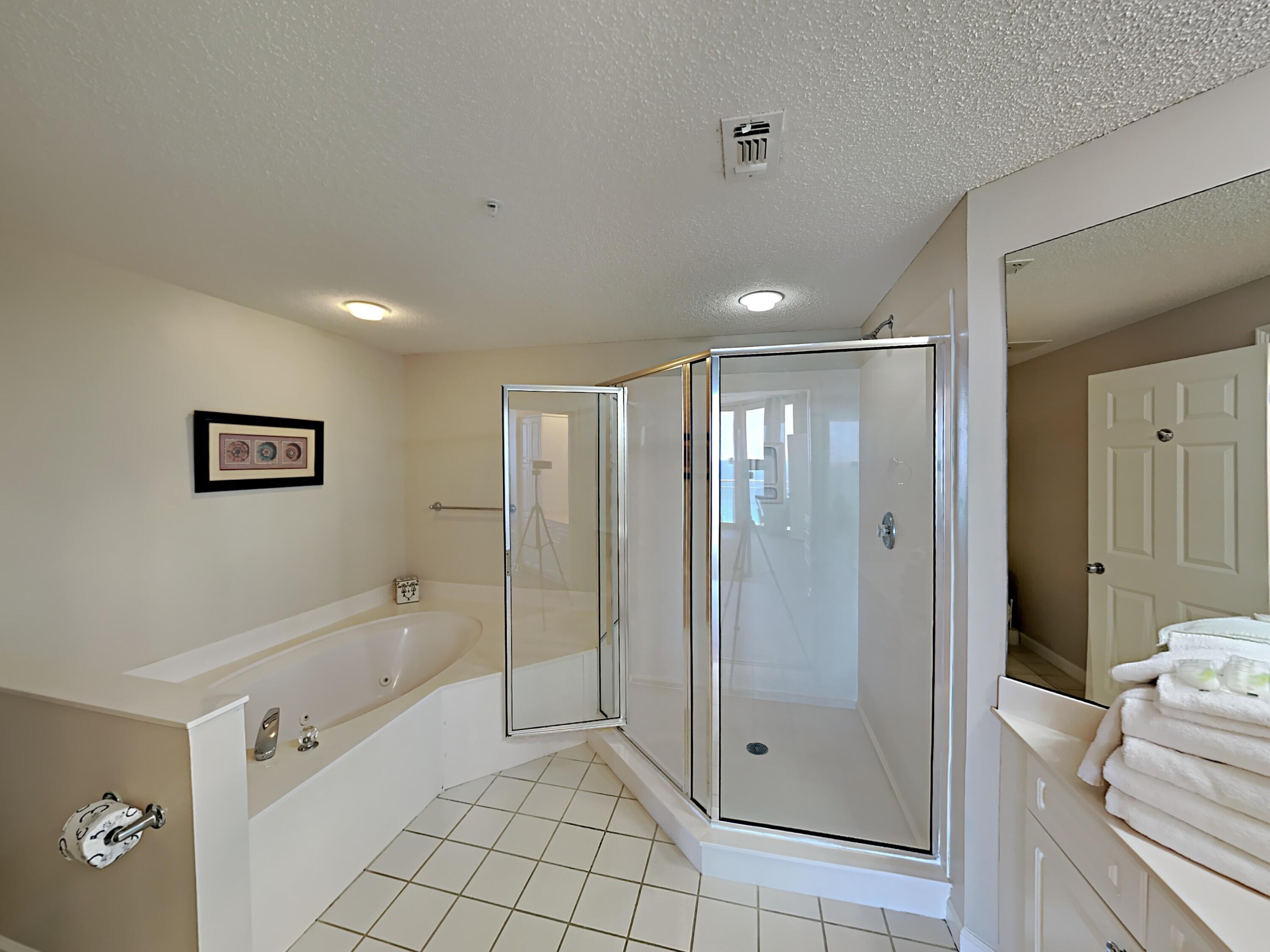 PEARL OF NAVARRE (THE) - Residential