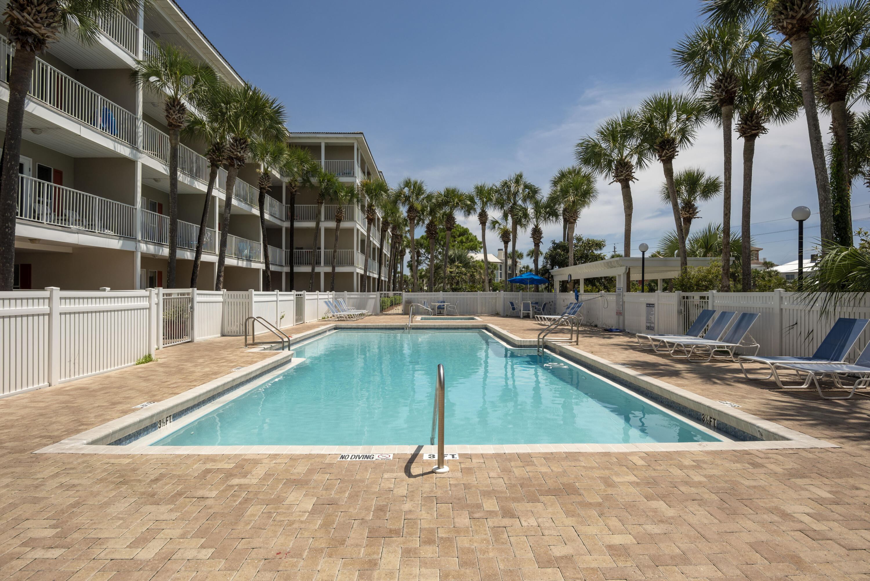 GULF PLACE RESIDENCES - Residential