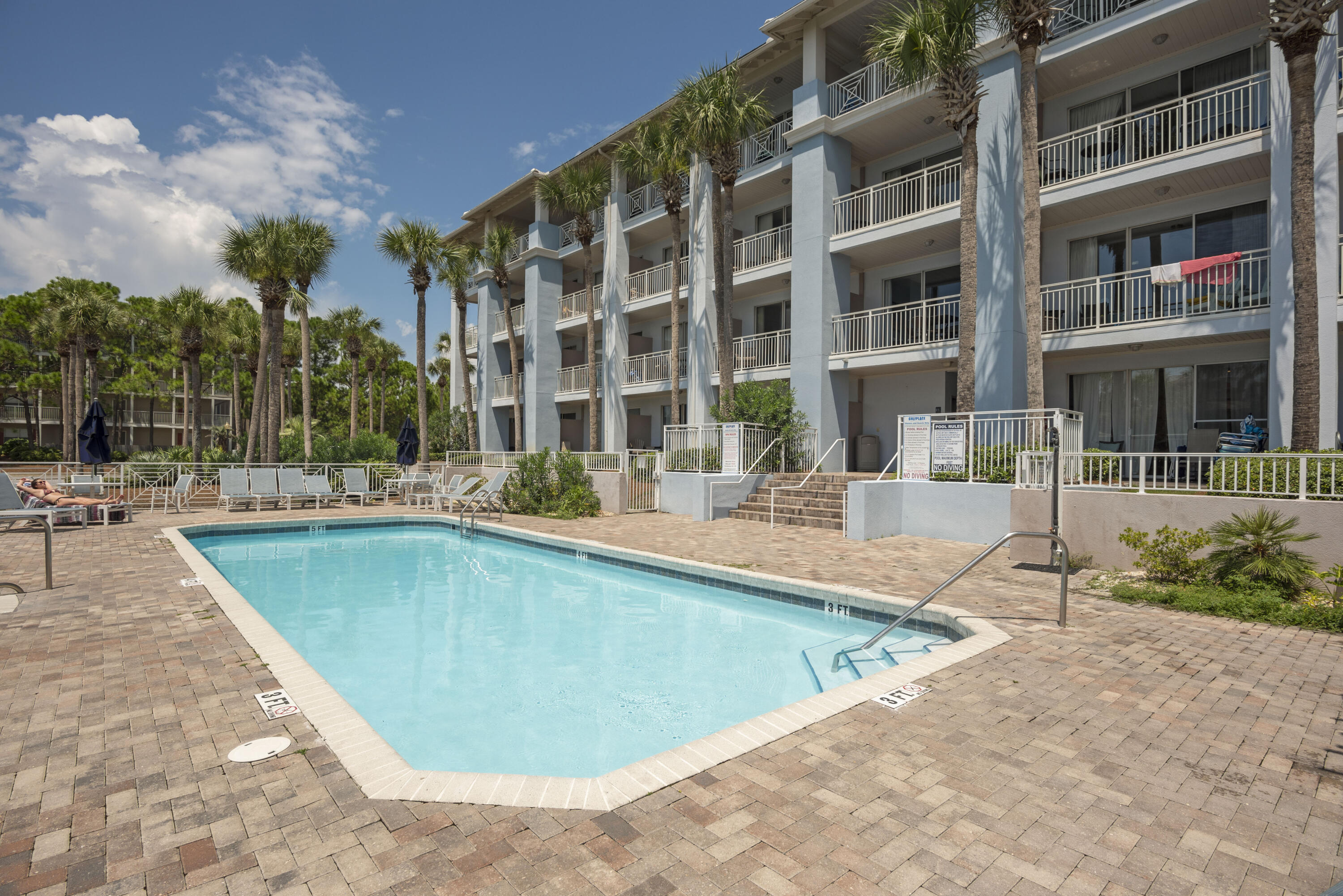 GULF PLACE RESIDENCES - Residential