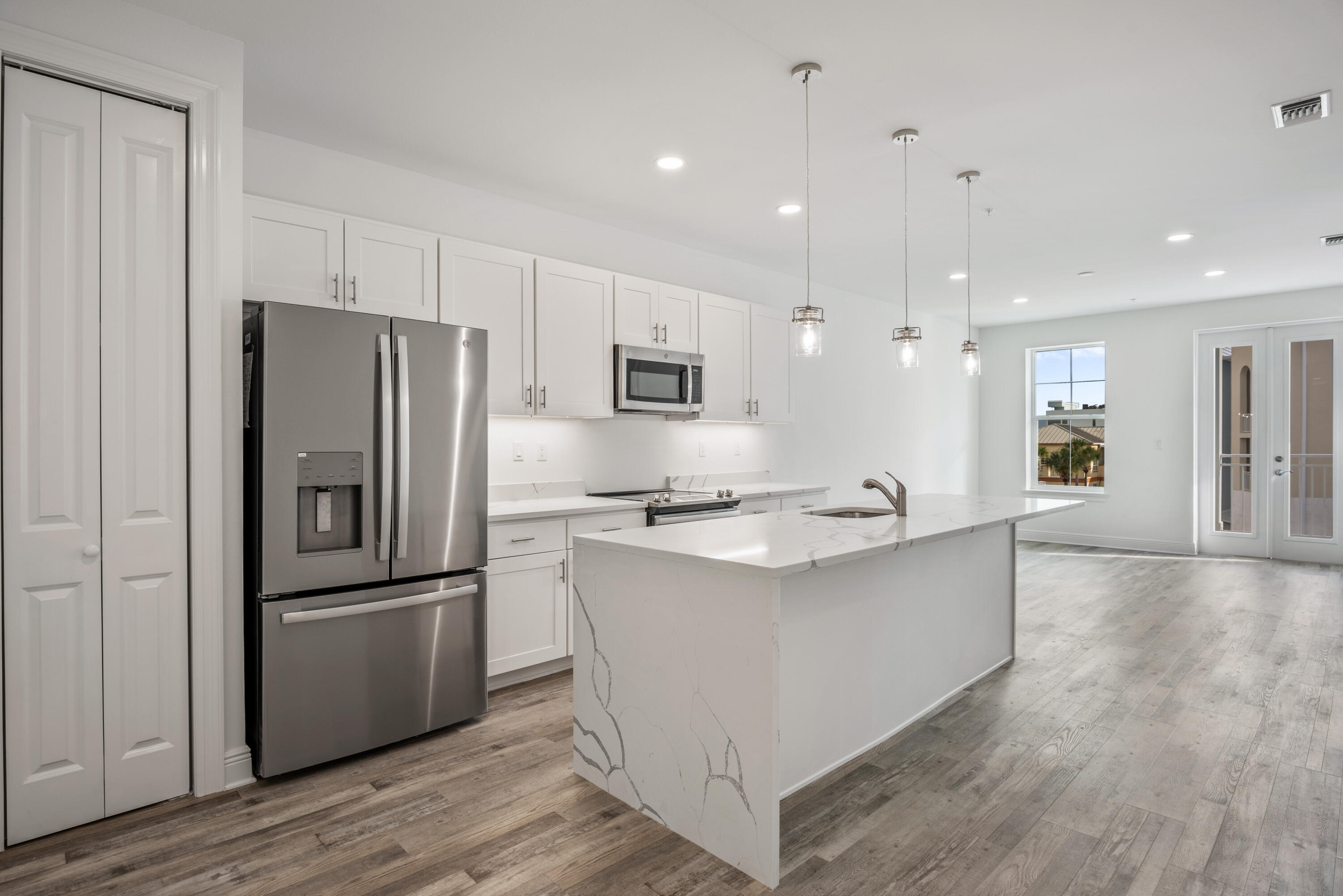 GULF PLACE RESIDENCES - Residential