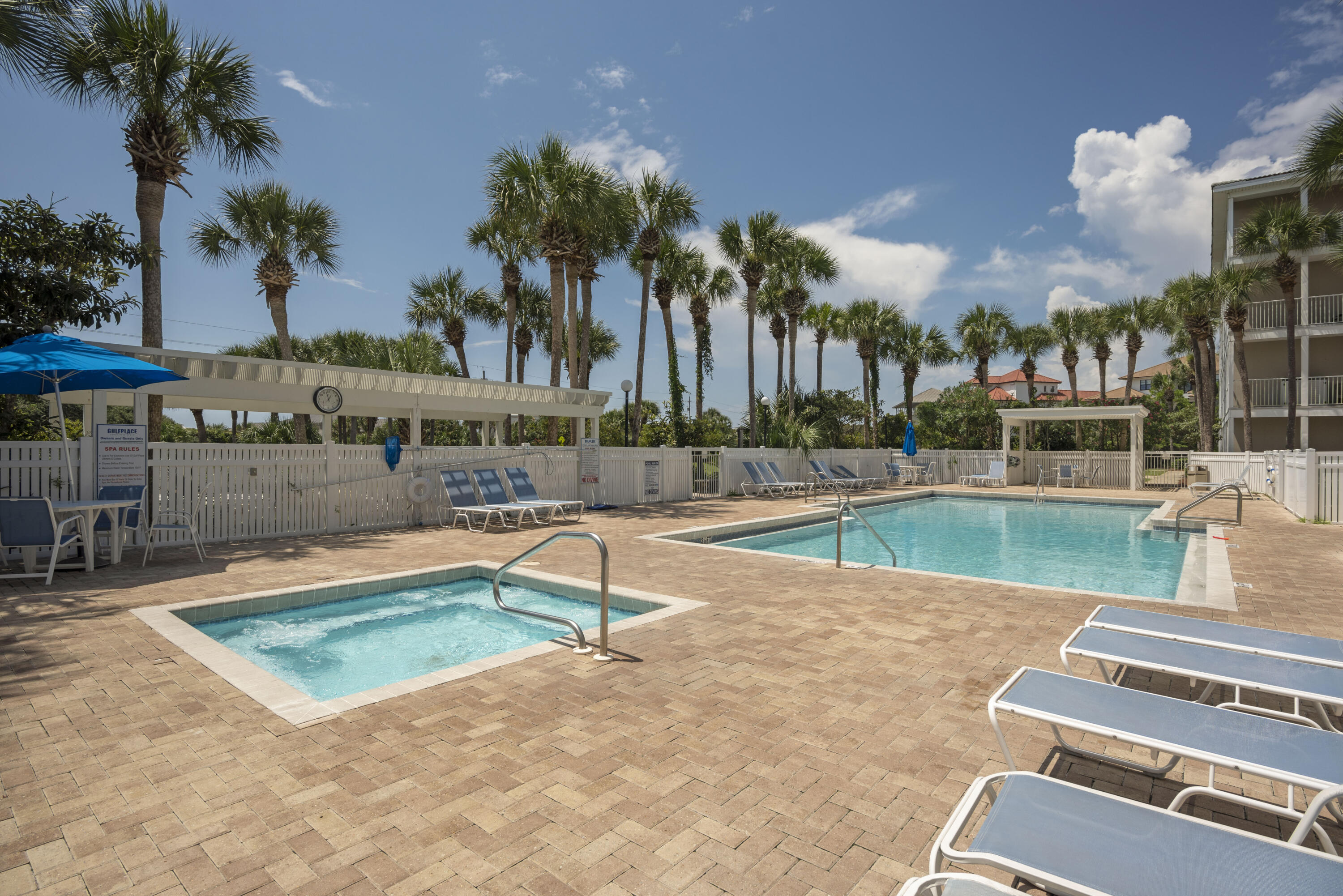 GULF PLACE RESIDENCES - Residential