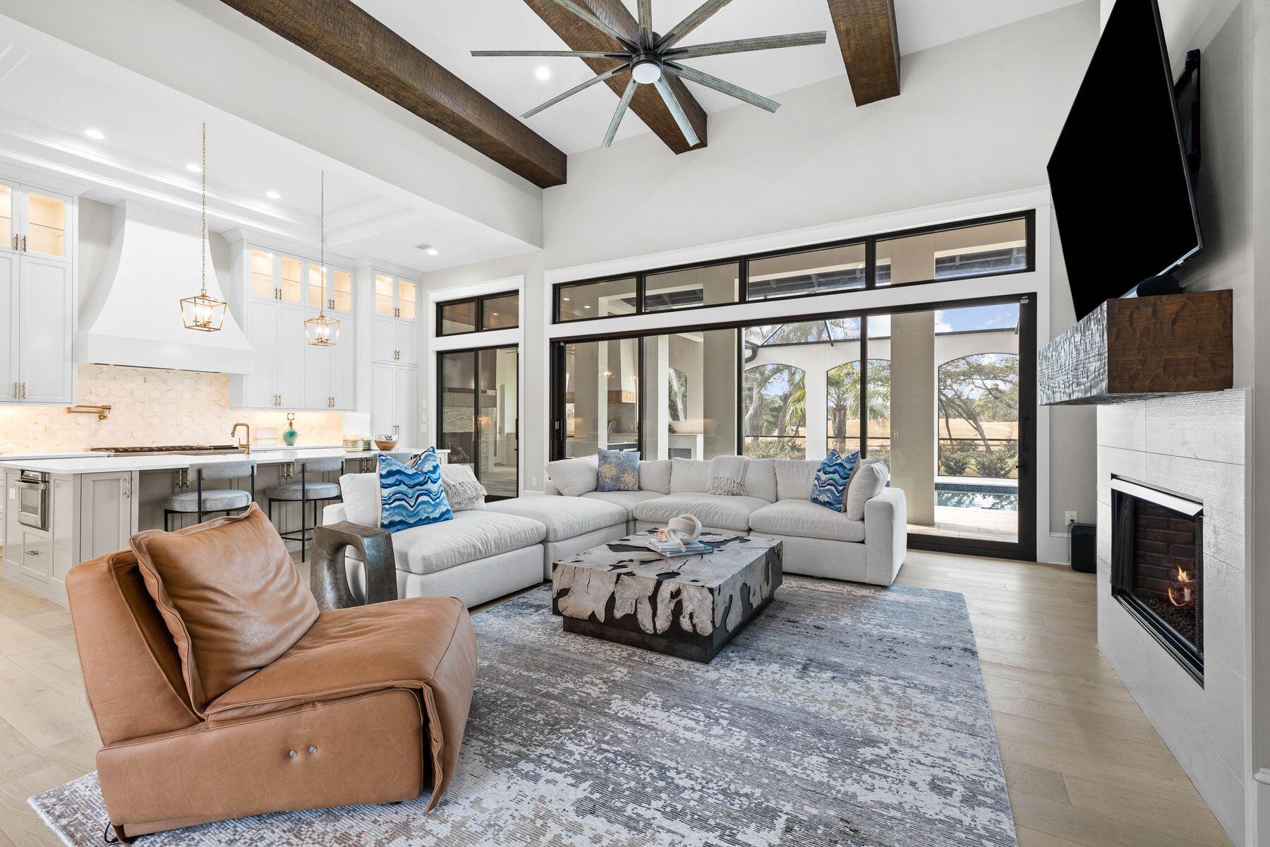 BURNT PINE - Residential