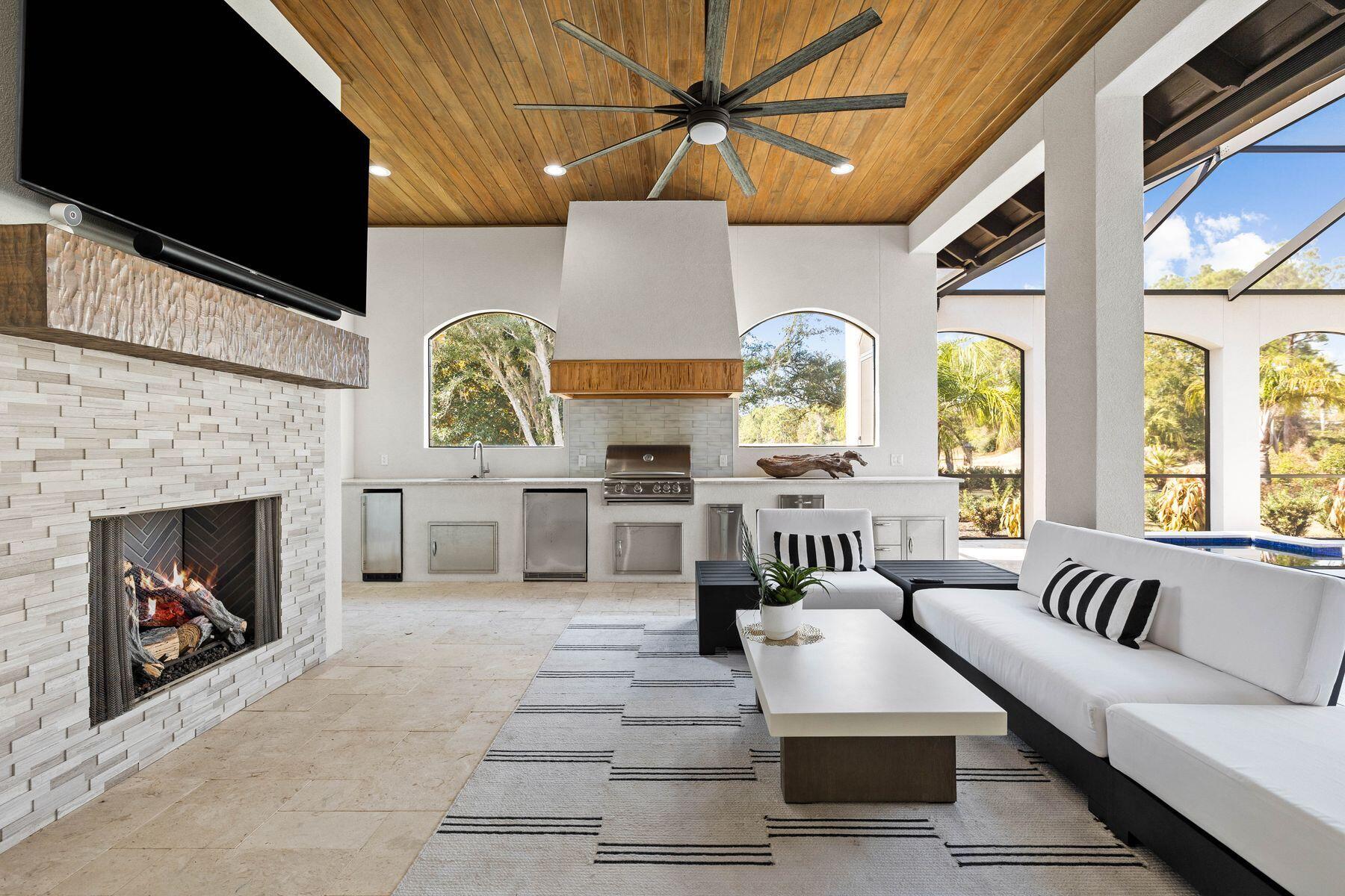 BURNT PINE - Residential