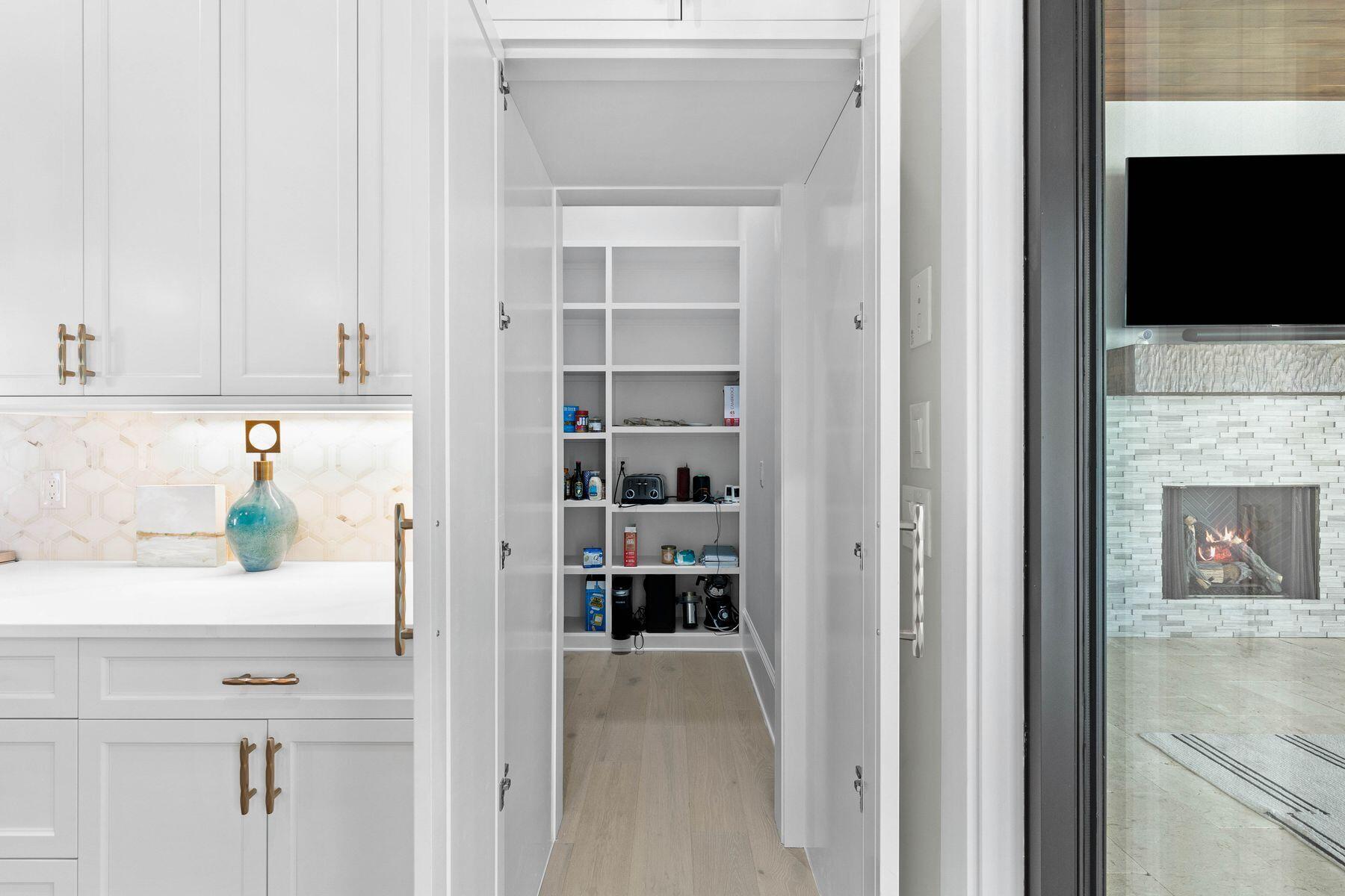 BURNT PINE - Residential