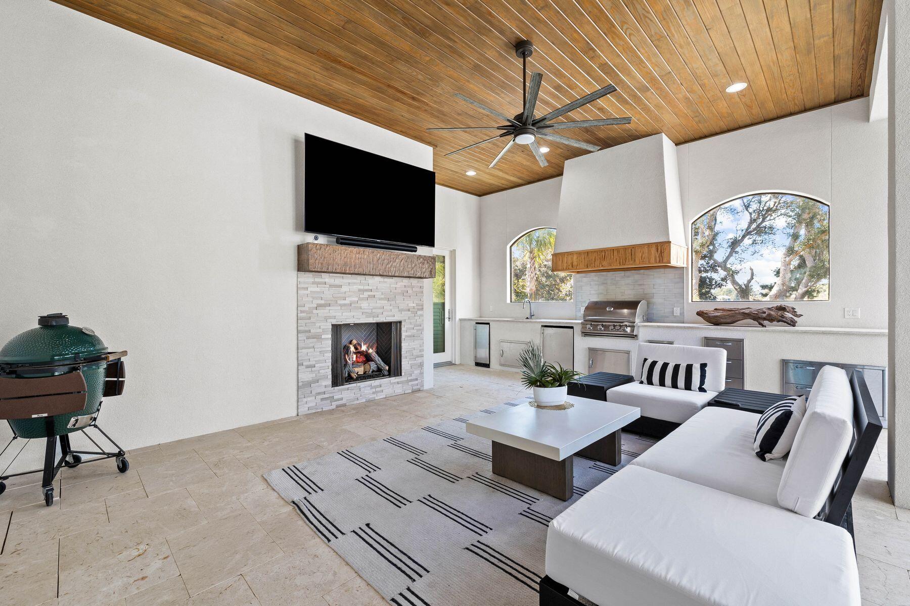 BURNT PINE - Residential