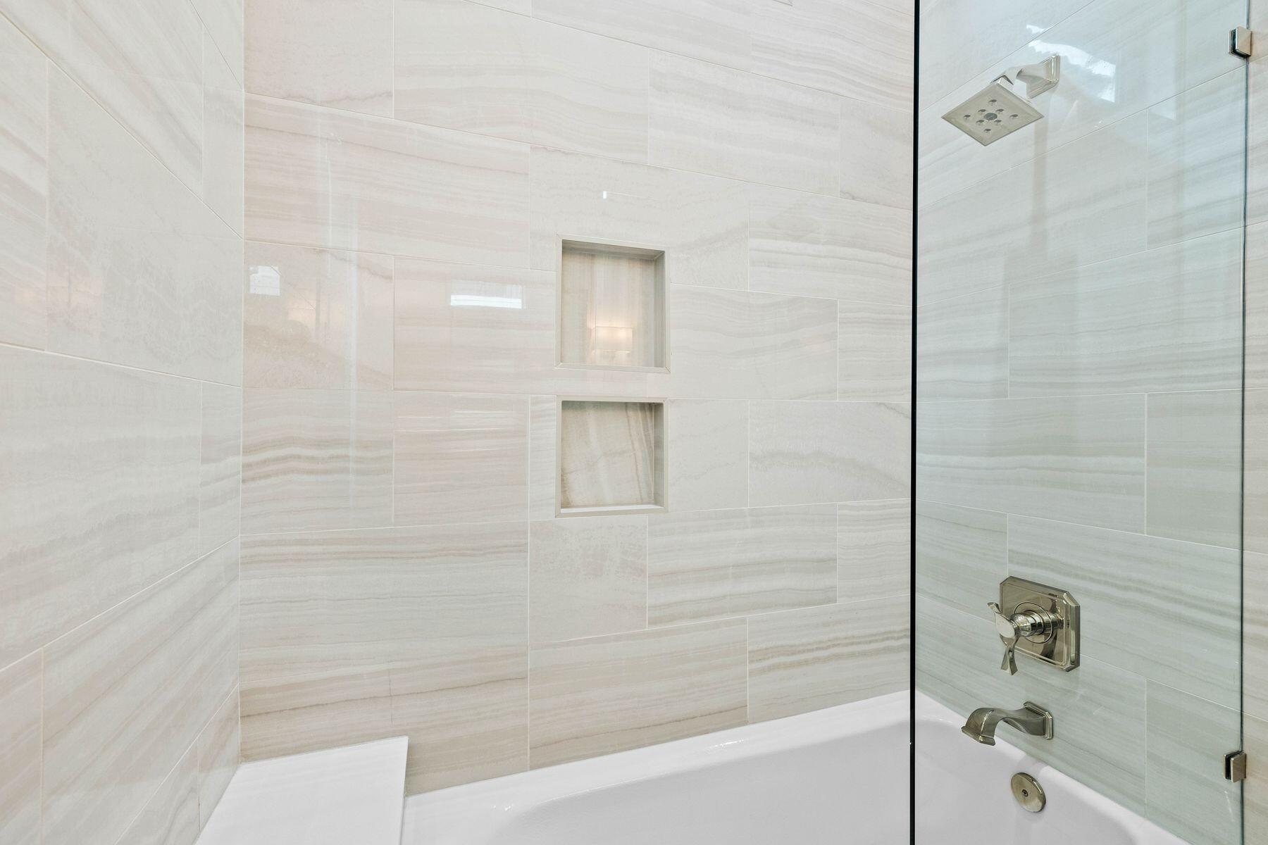 BURNT PINE - Residential