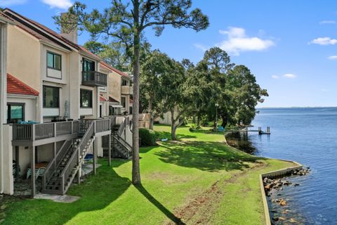 A home in Niceville