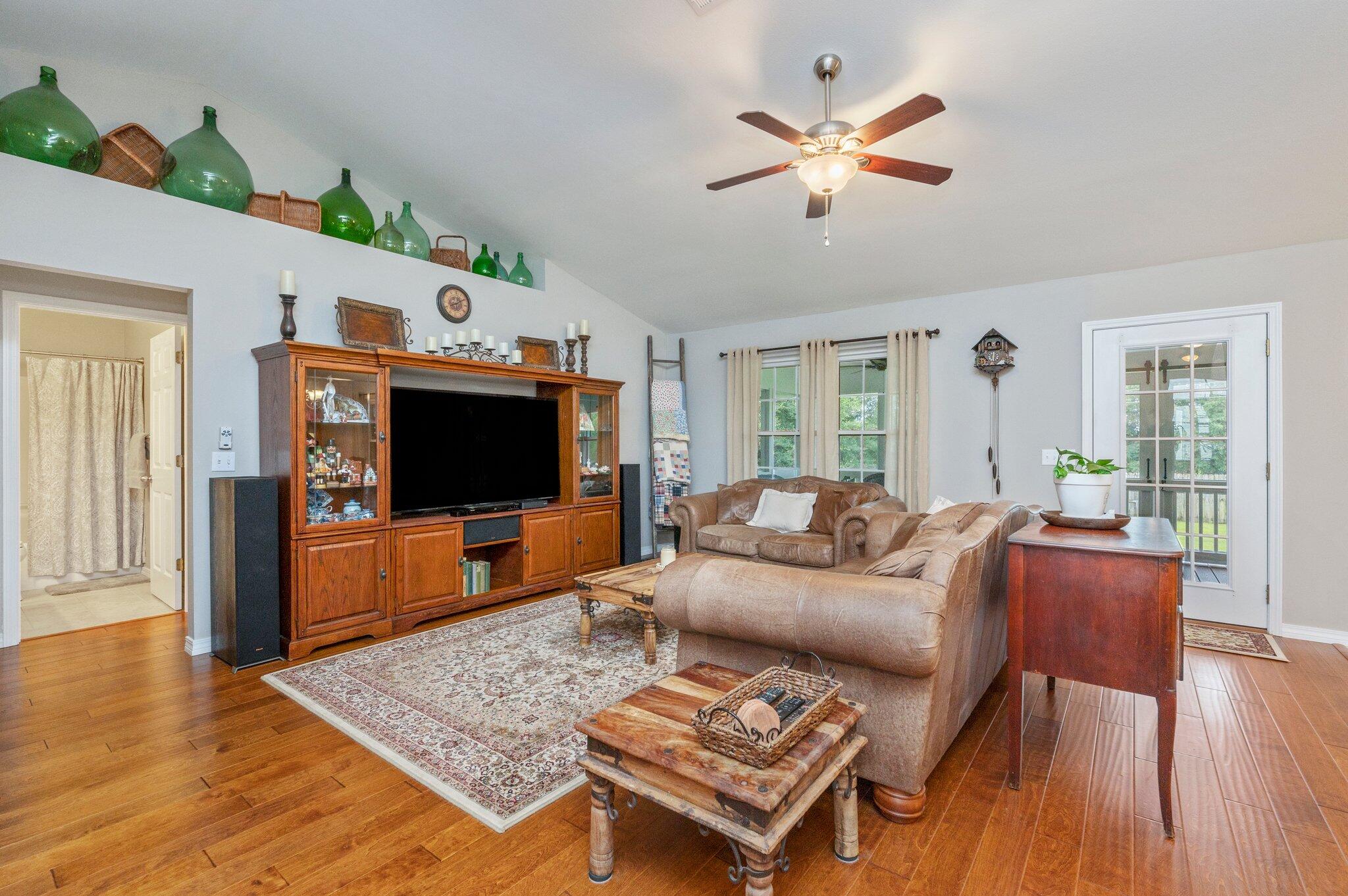 CHEROKEE BEND S/D PH 2 - Residential