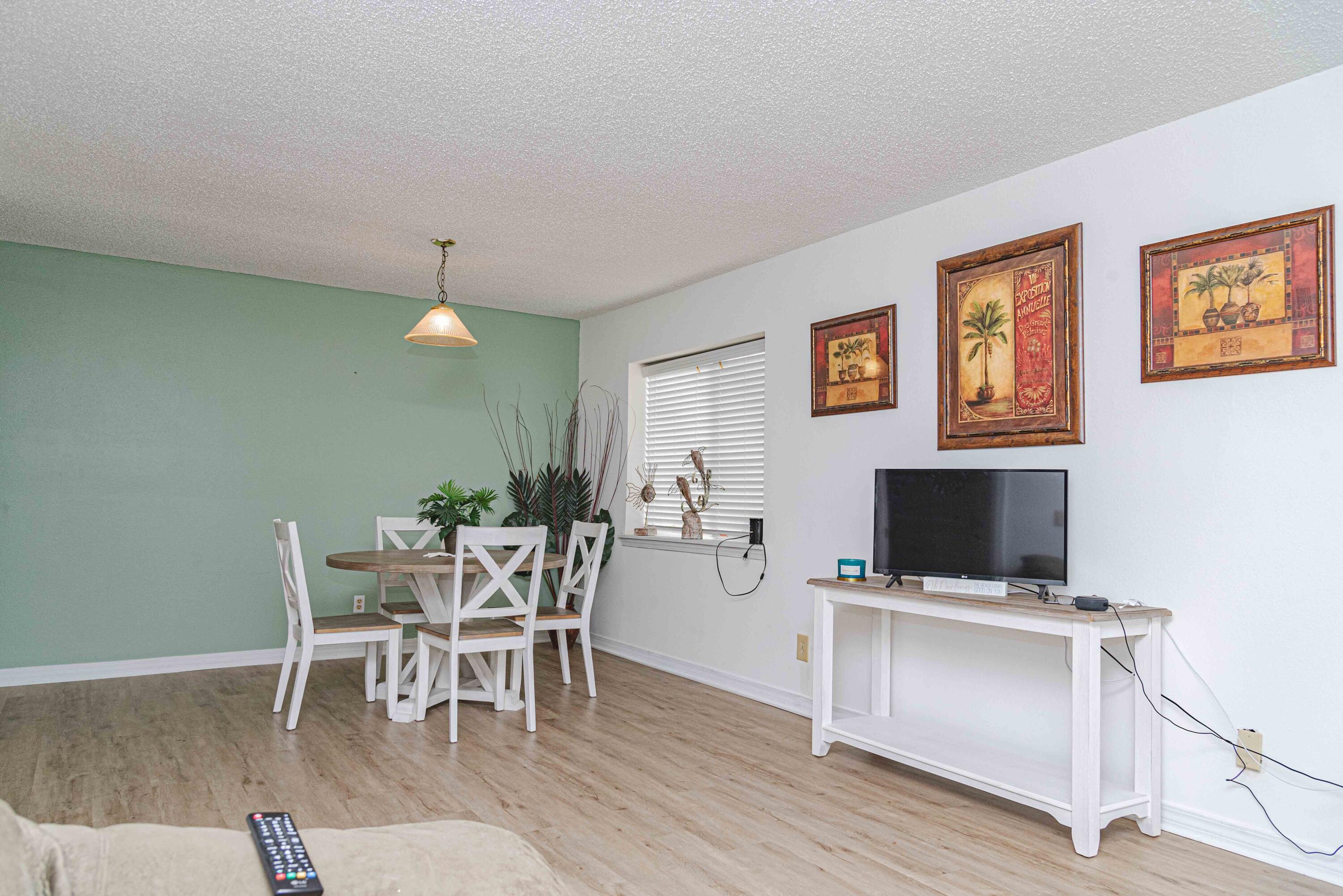 FINISTERRA CONDO - Residential