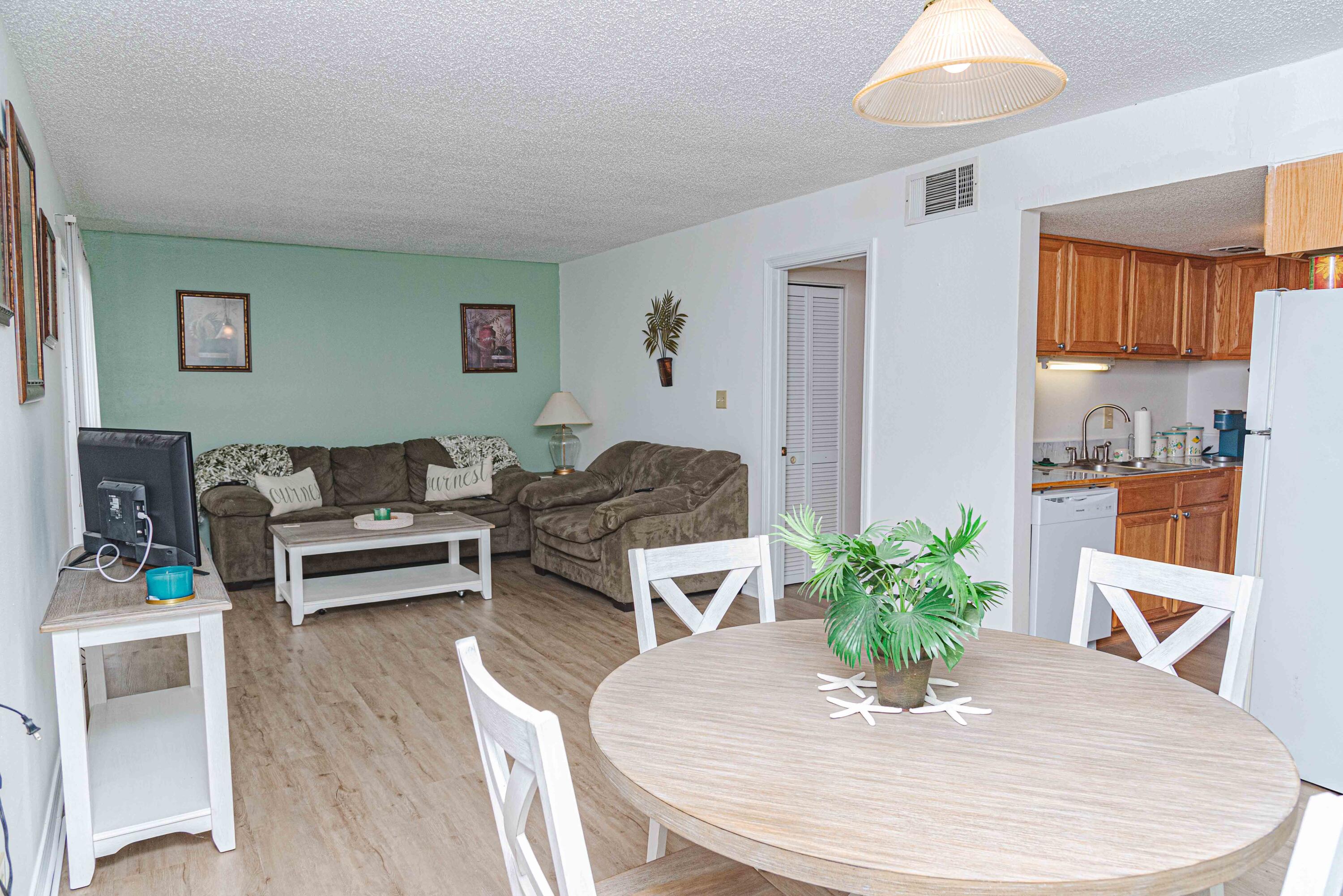 FINISTERRA CONDO - Residential