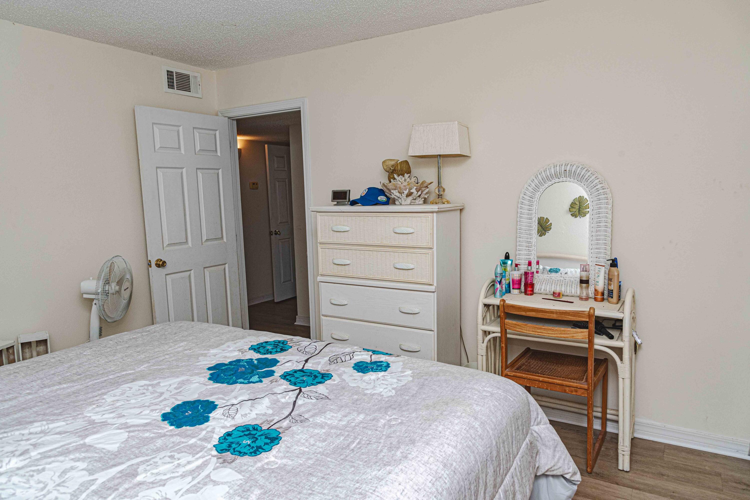 FINISTERRA CONDO - Residential