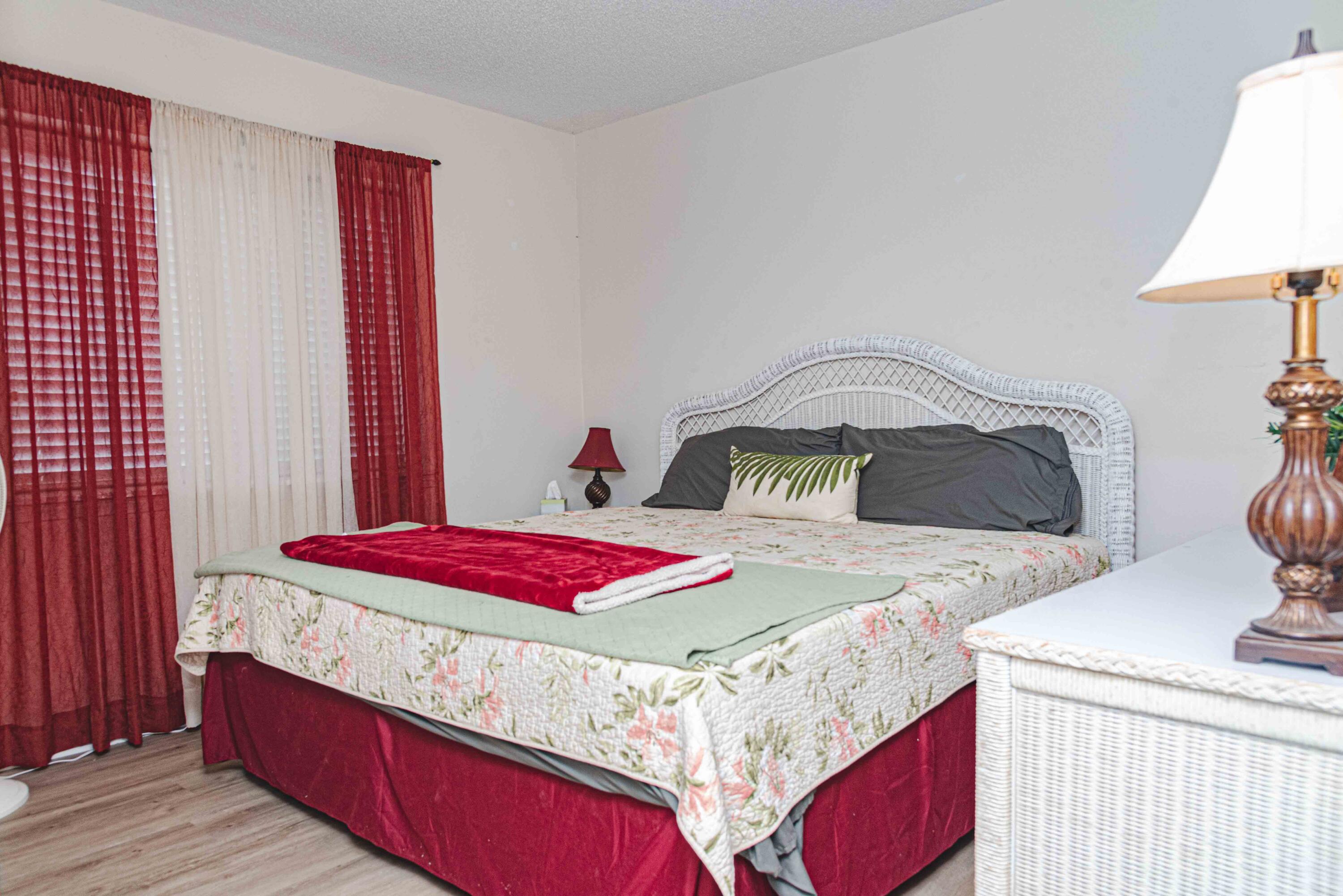 FINISTERRA CONDO - Residential