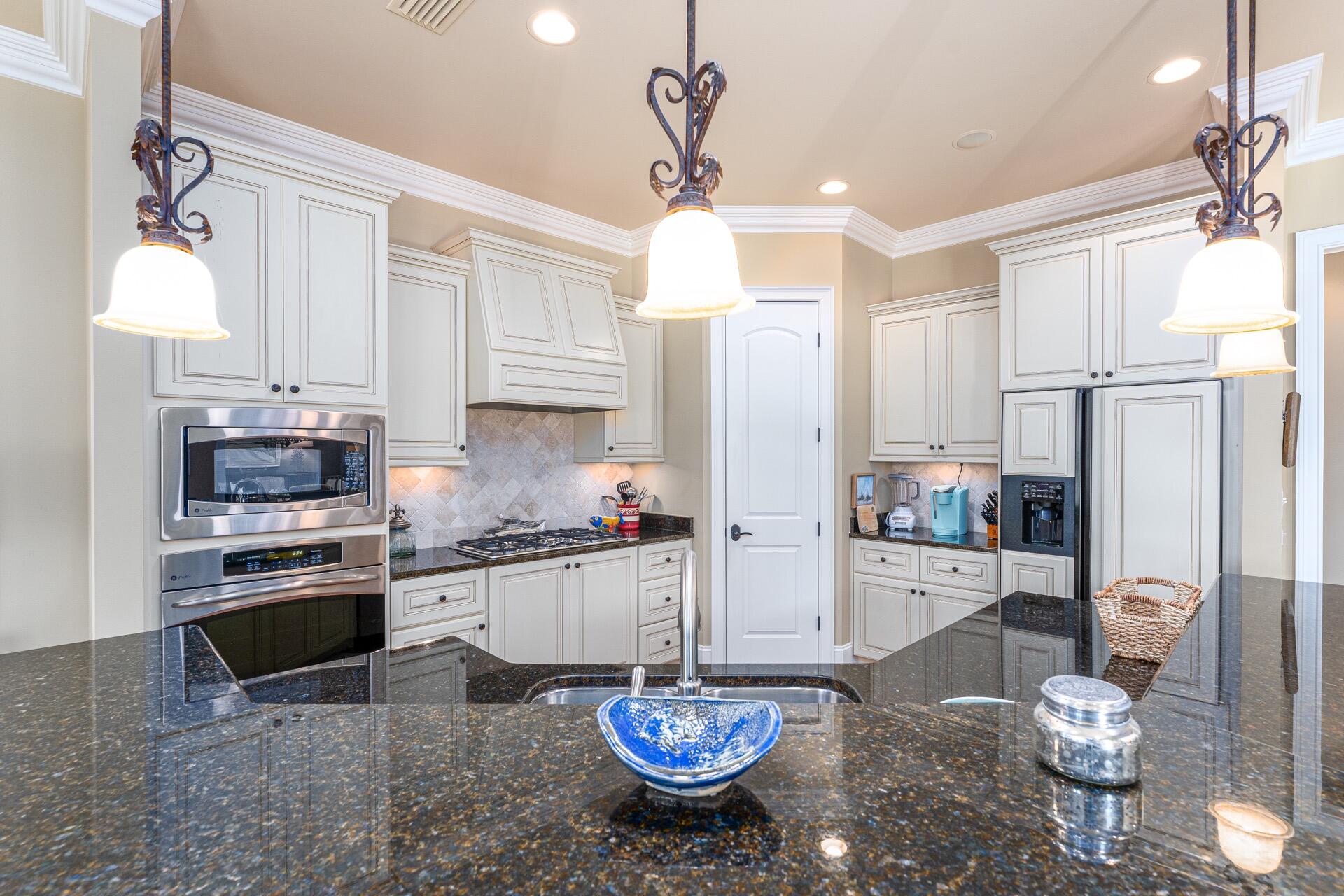 BURNT PINE - Residential