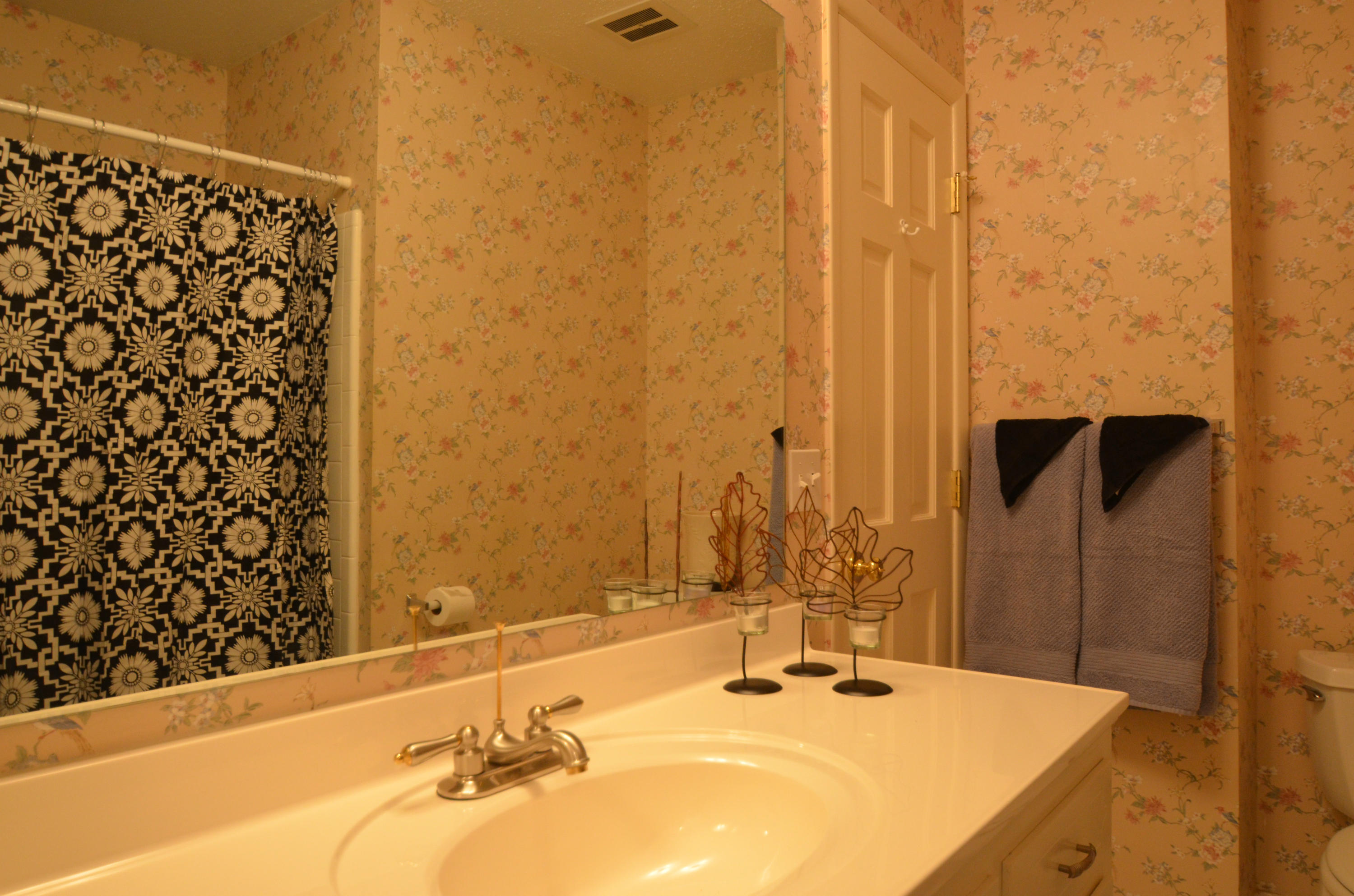 LORRAINE EST AMENDED LOT 4 BLK A - Residential