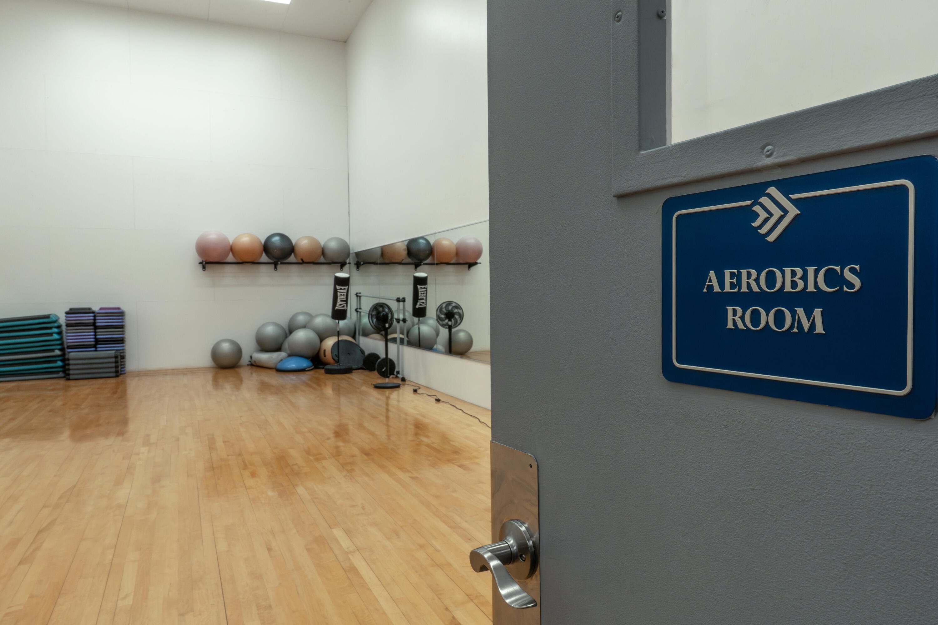 TOPS'L TENNIS VILLAGE - Residential