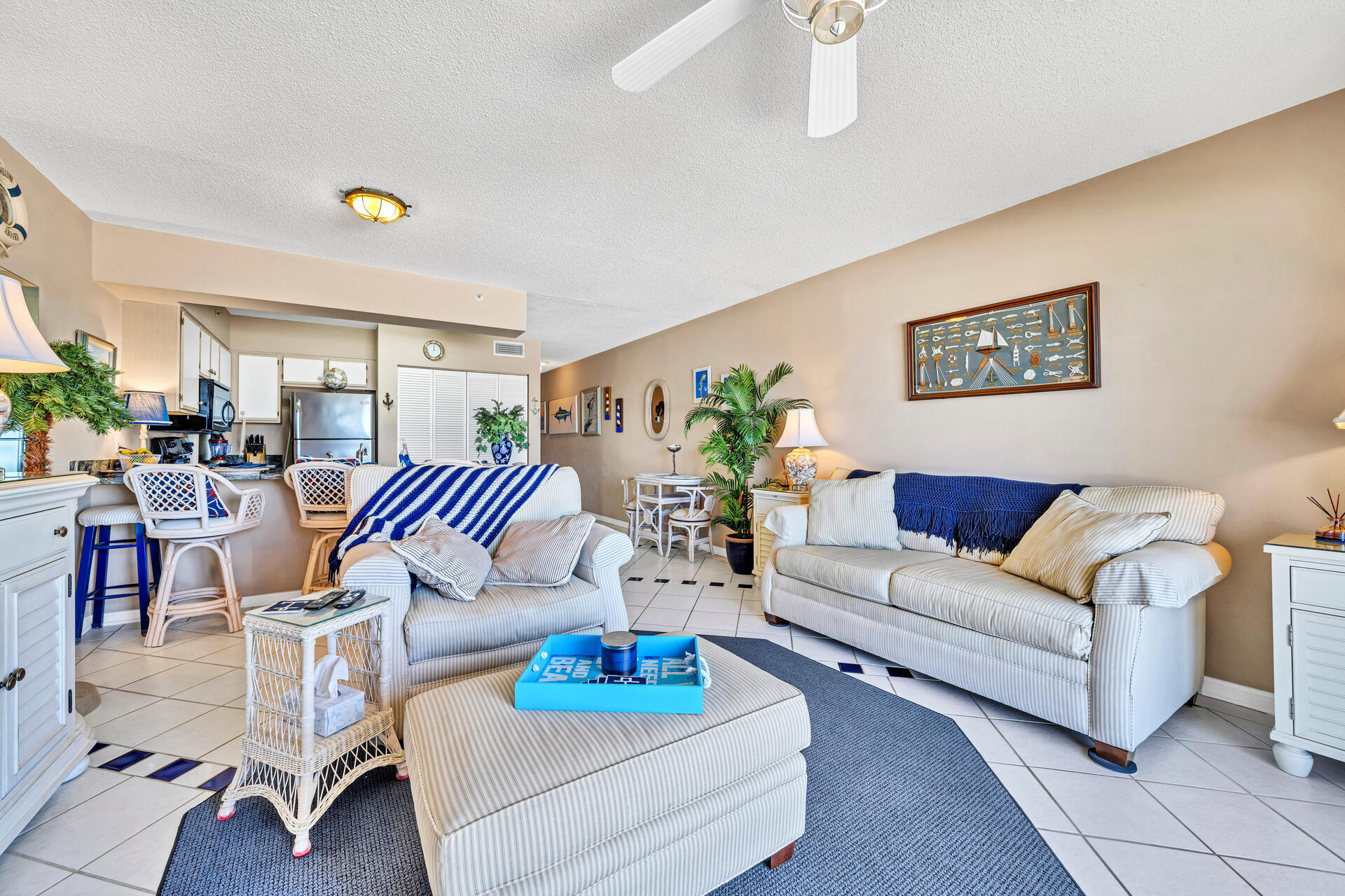 EMERALD TOWERS WEST CONDO - Residential