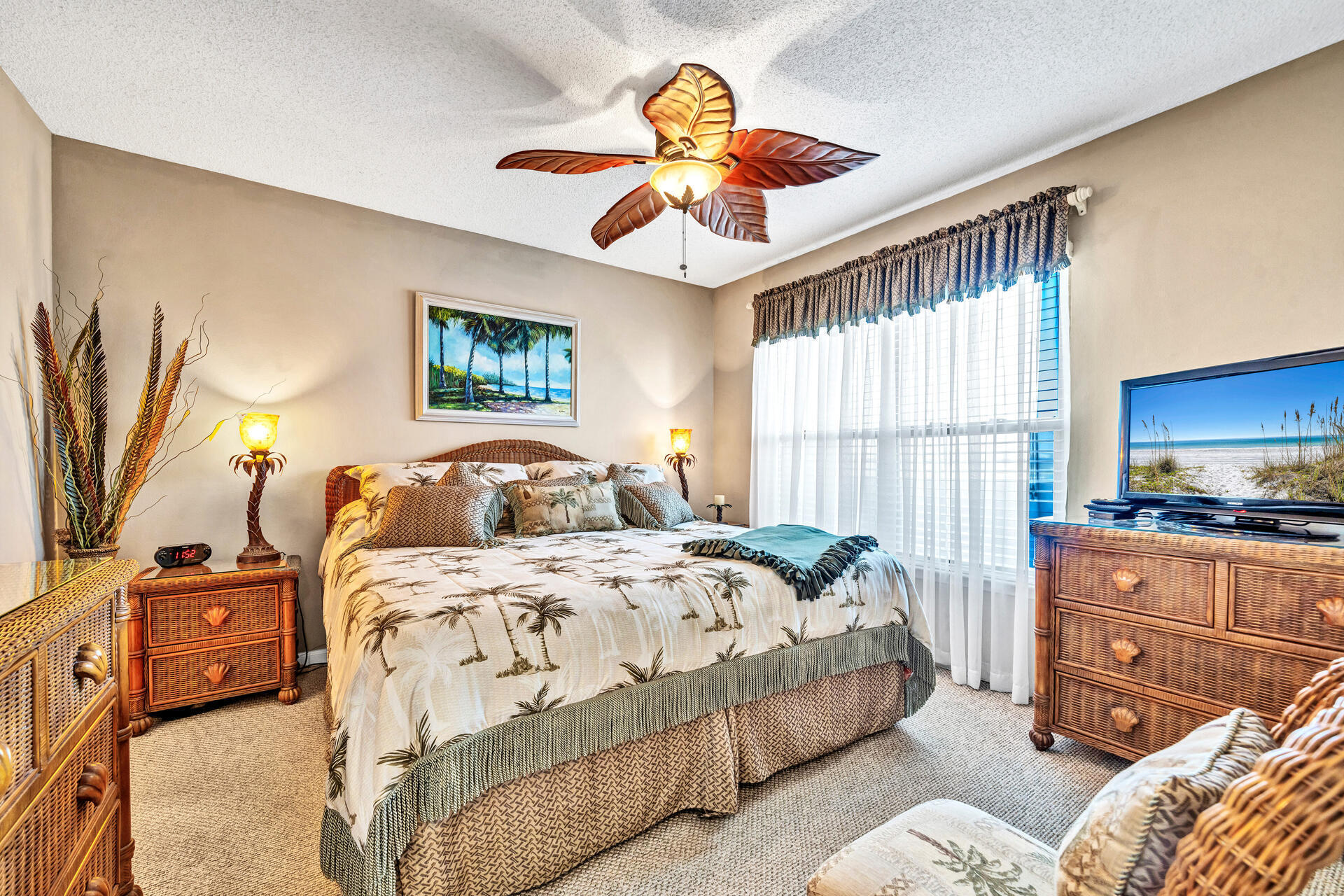 EMERALD TOWERS WEST CONDO - Residential