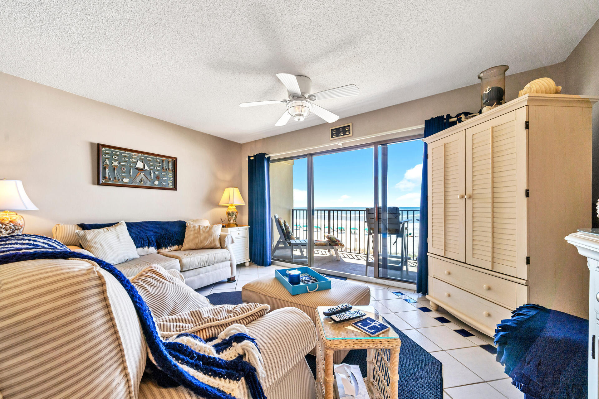 EMERALD TOWERS WEST CONDO - Residential