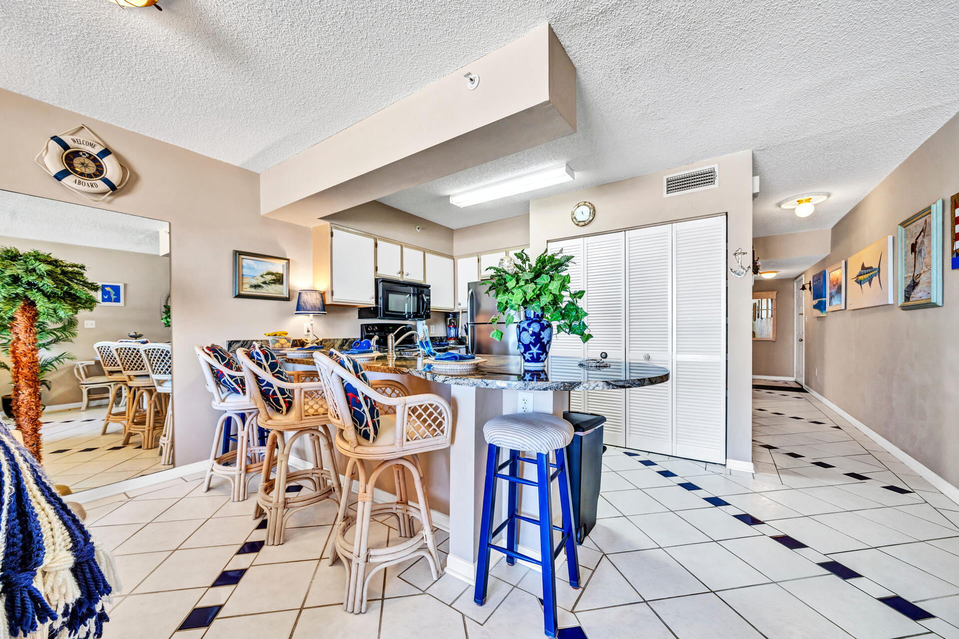 EMERALD TOWERS WEST CONDO - Residential