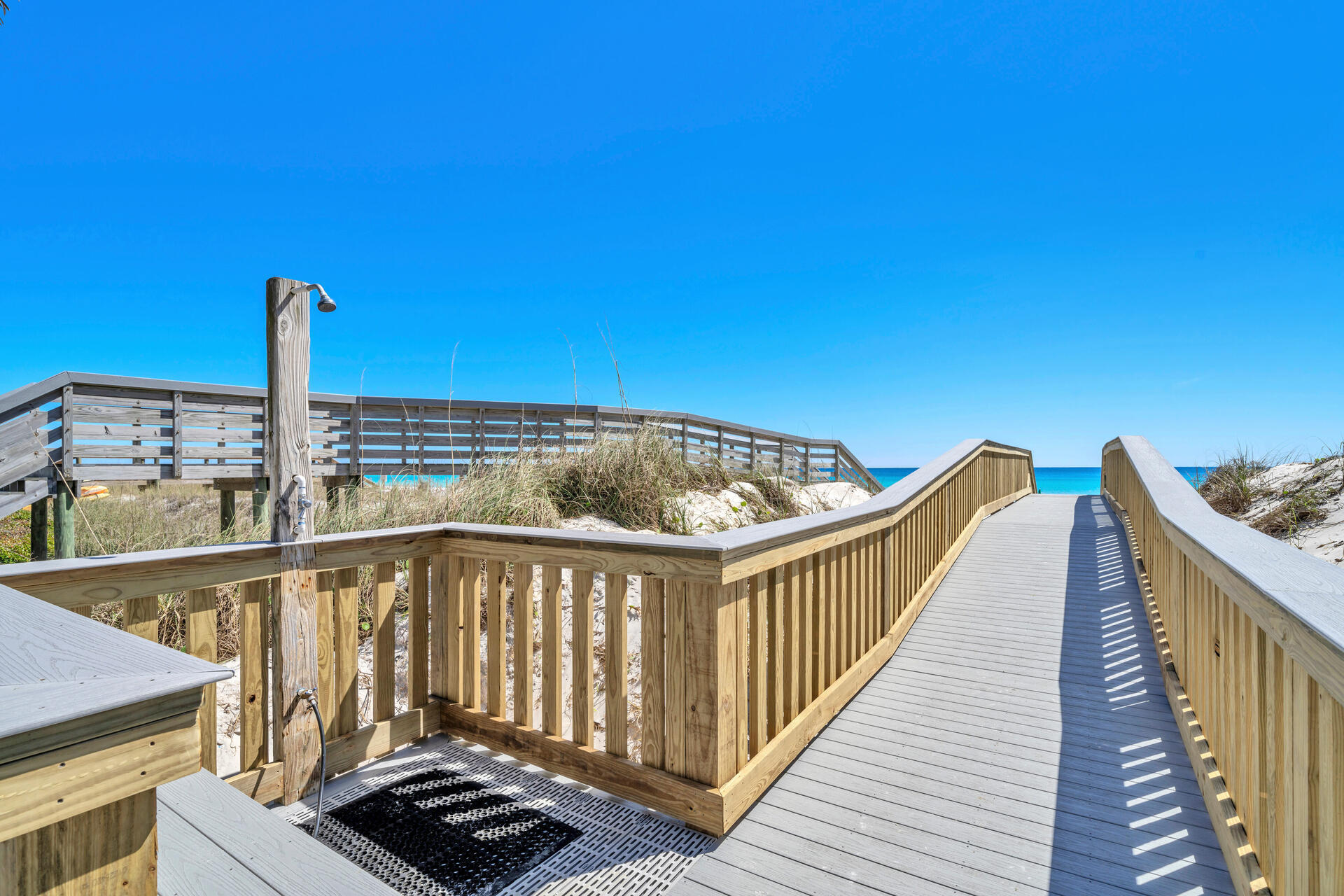 EMERALD TOWERS WEST CONDO - Residential