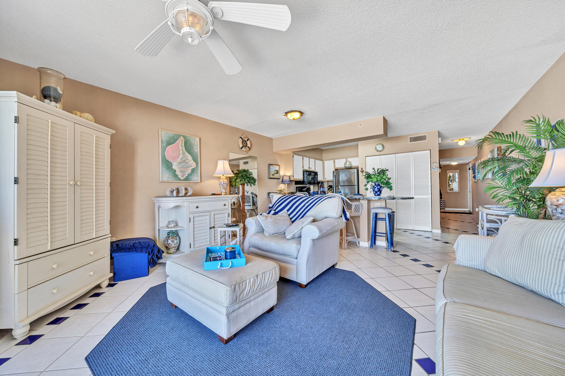 EMERALD TOWERS WEST CONDO - Residential