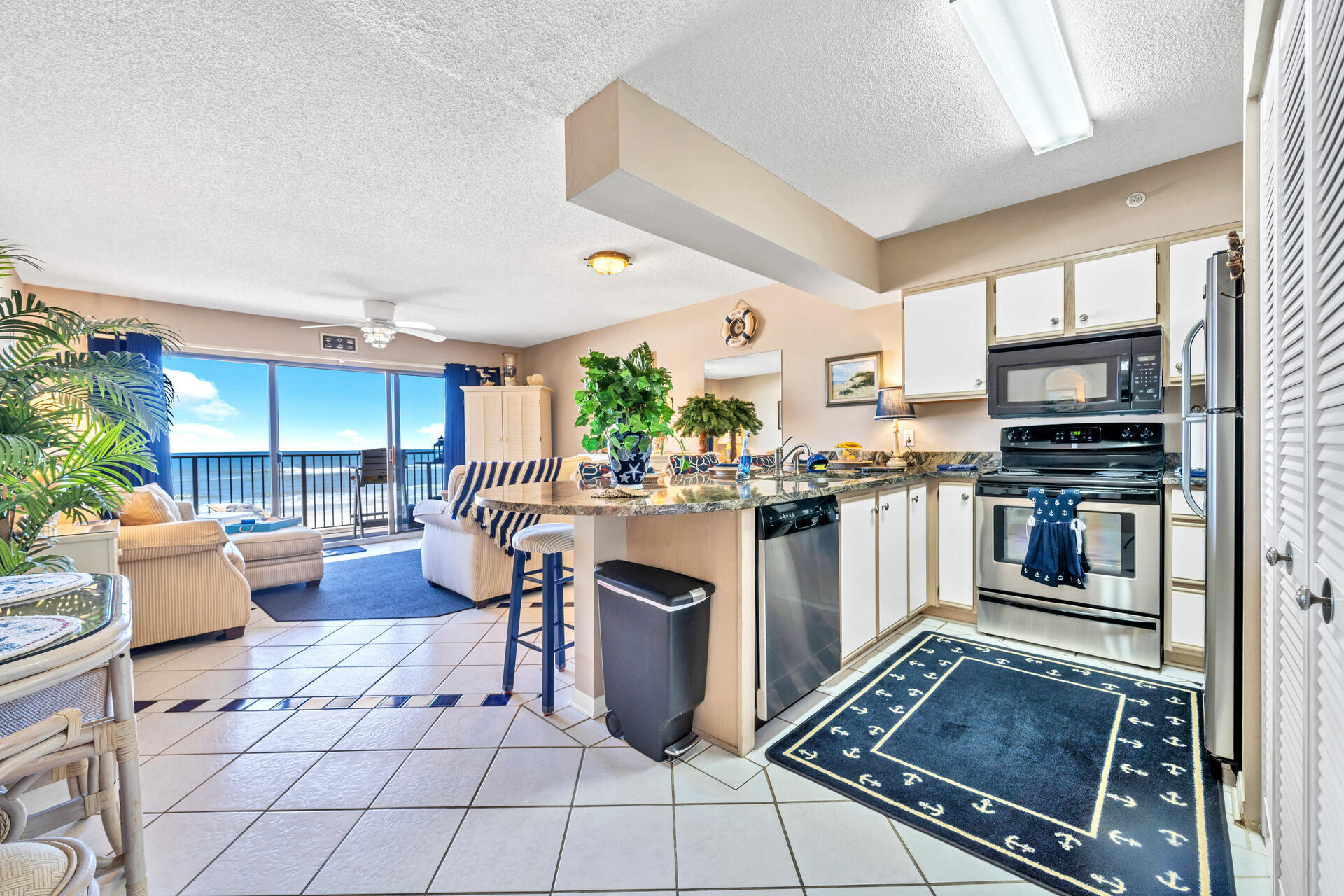 EMERALD TOWERS WEST CONDO - Residential